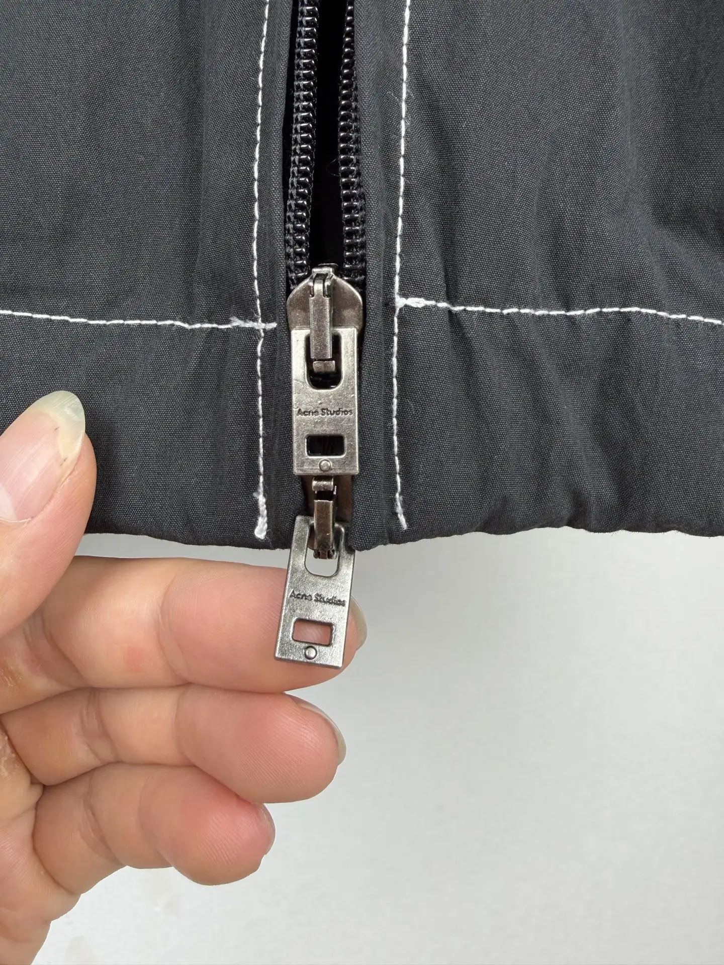Acne Studios 1996 Logo Contrast Stitch Hooded Jacket D31520010 — view 13