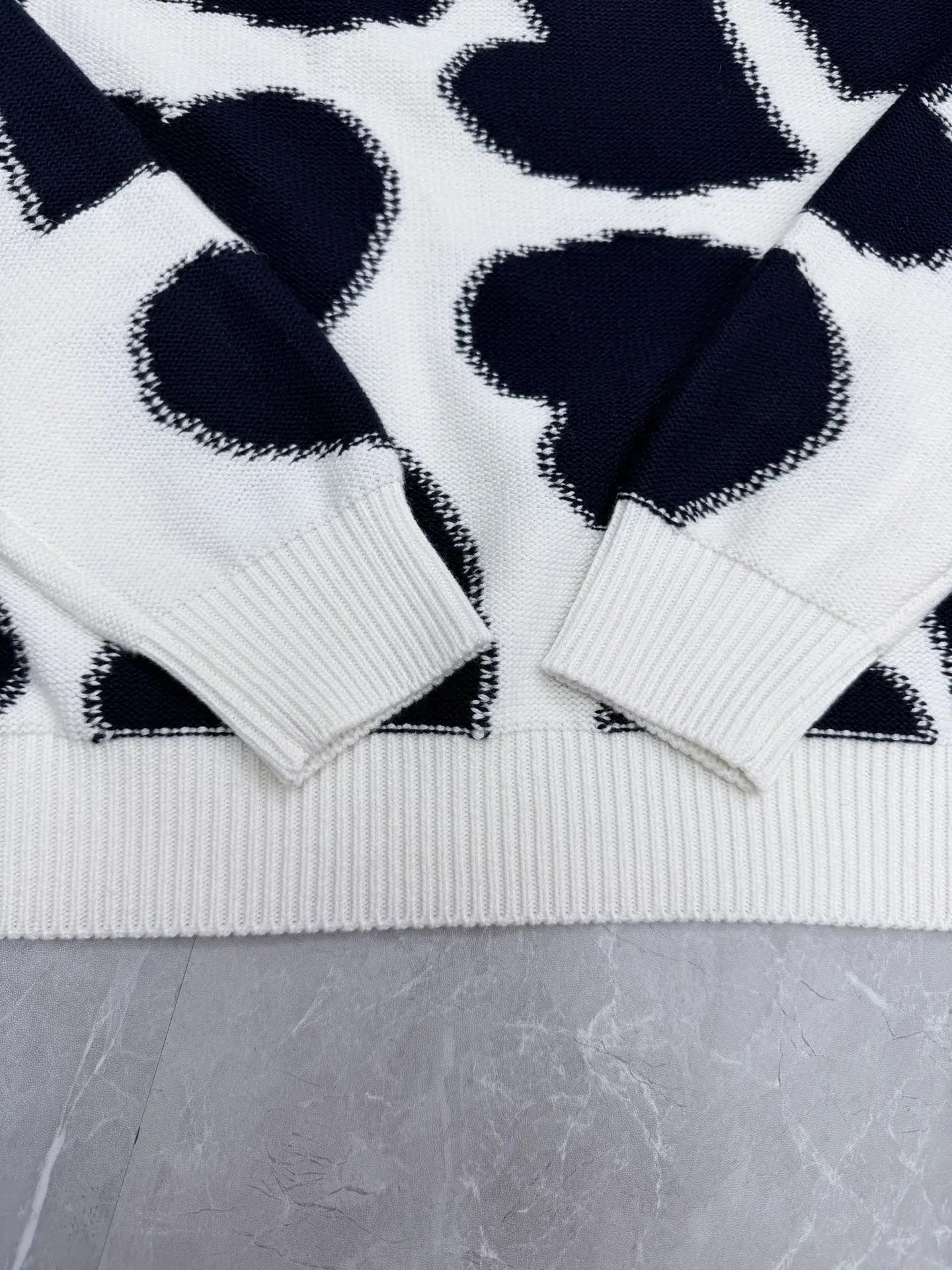 Heart-Intarsia Crew-Neck Knit Sweater D31522042 — view 5