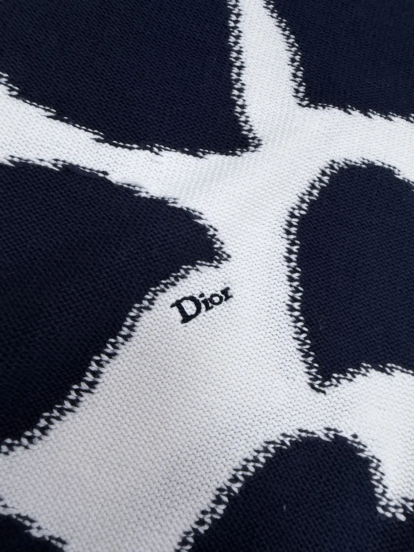 Heart-Intarsia Crew-Neck Knit Sweater D31522042 — view 7
