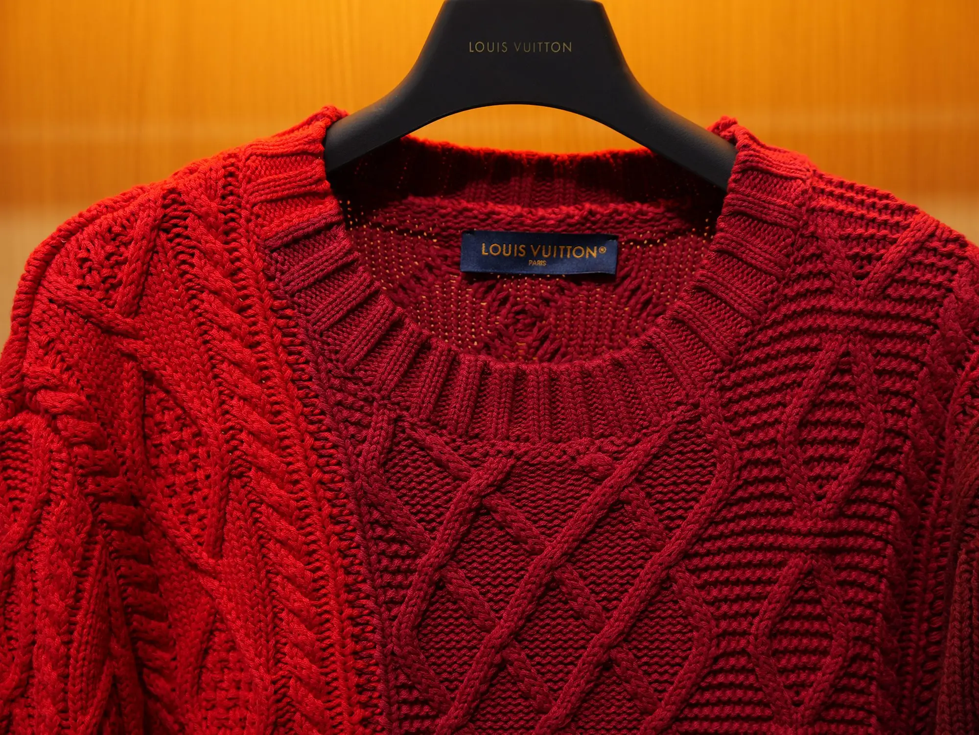 Cable-Knit Tonal Gradient Sweater D32021418 — view 3
