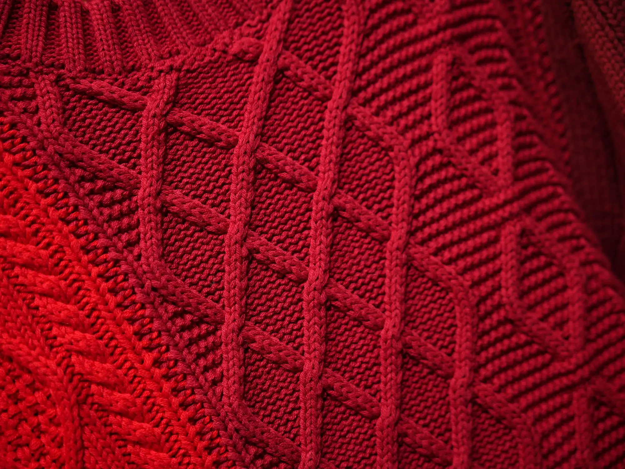 Cable-Knit Tonal Gradient Sweater D32021418 — view 6