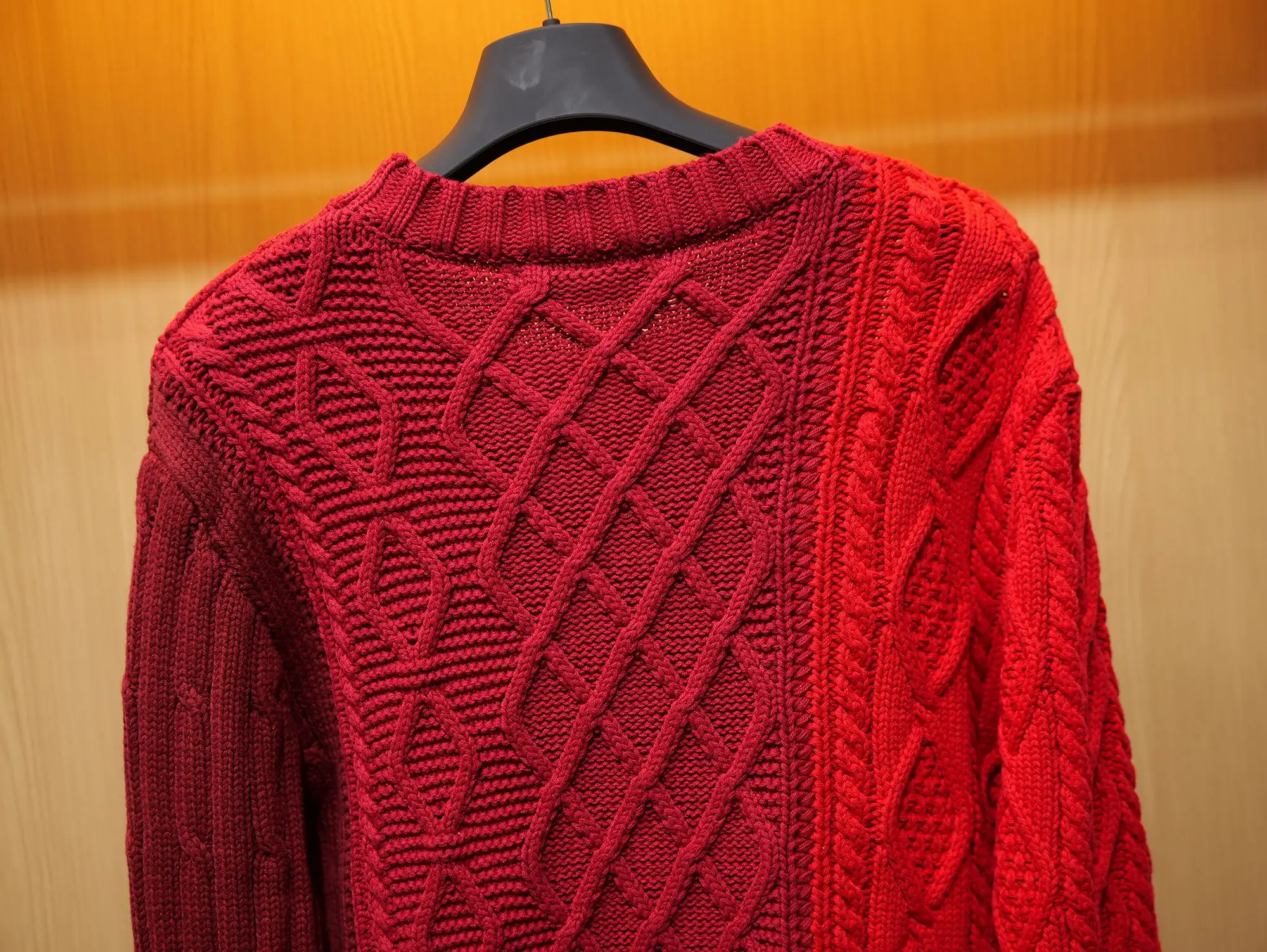 Cable-Knit Tonal Gradient Sweater D32021418 — view 7