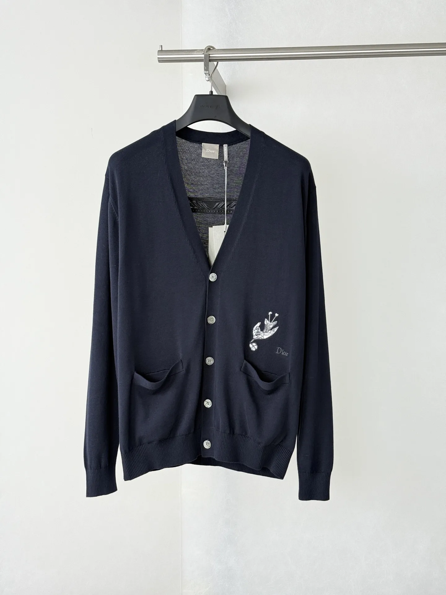 Bird Embroidery V-Neck Knit Cardigan D33522605