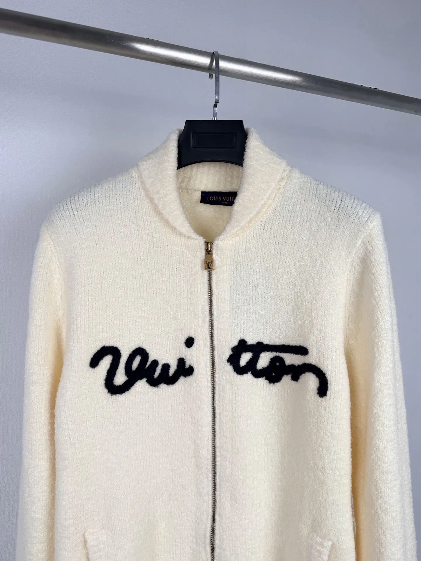 Script Logo Chenille Embroidery Zip-Up Cardigan D33520035 — view 2