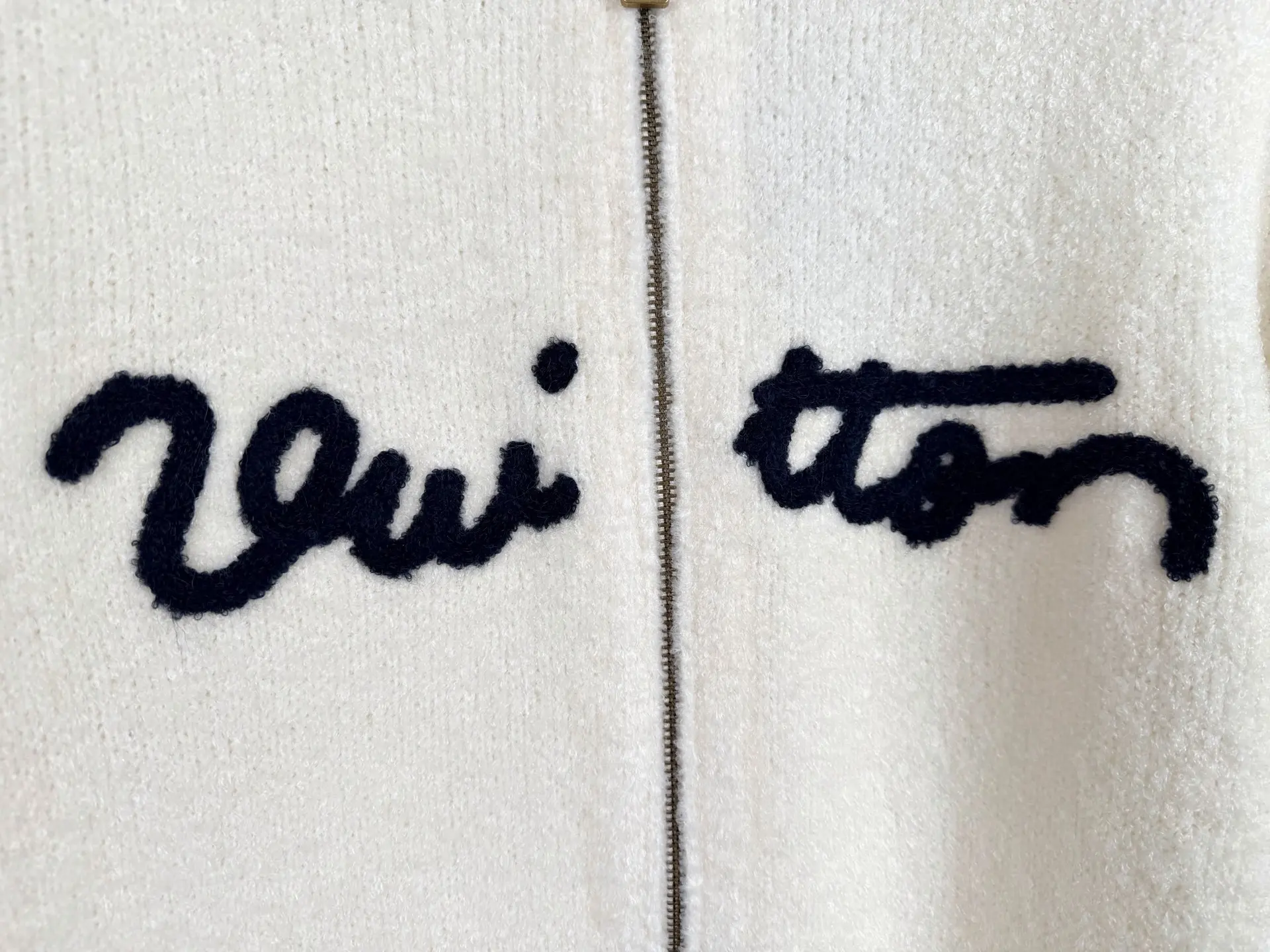 Script Logo Chenille Embroidery Zip-Up Cardigan D33520035 — view 7