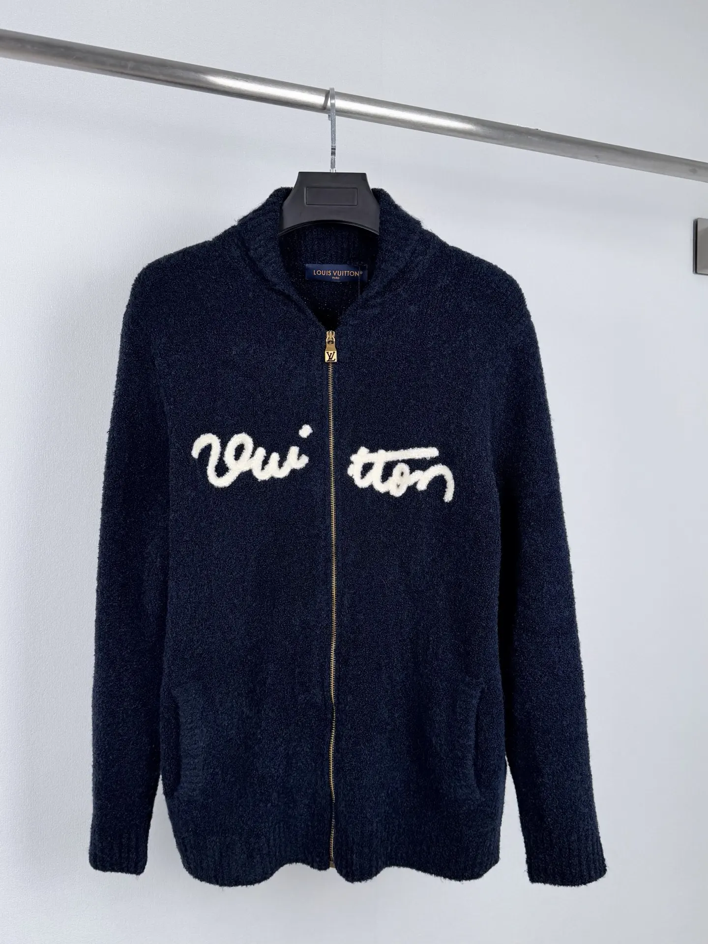 Script Logo Bouclé Zip-Up Cardigan D33520036