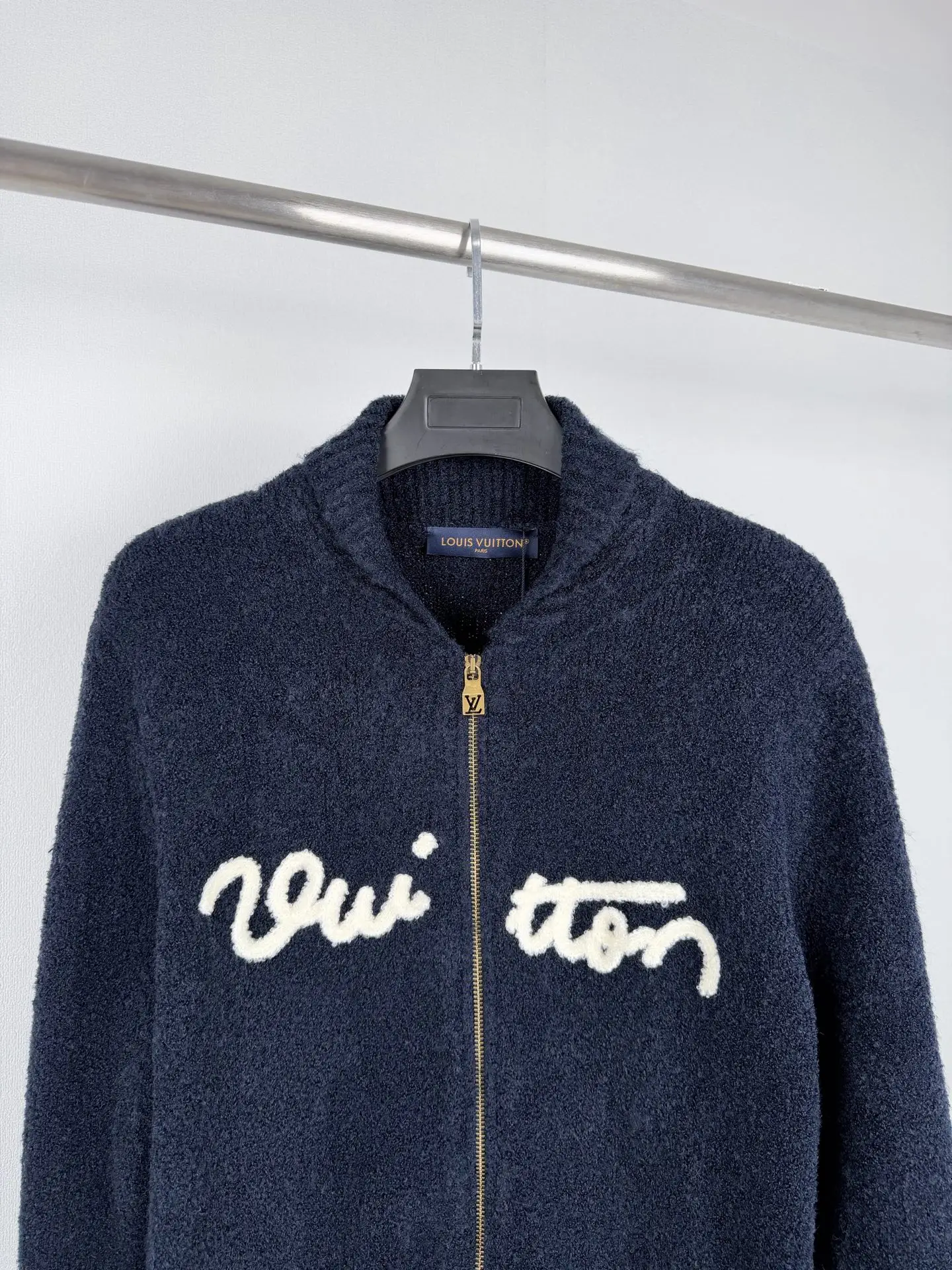 Script Logo Bouclé Zip-Up Cardigan D33520036 — view 2