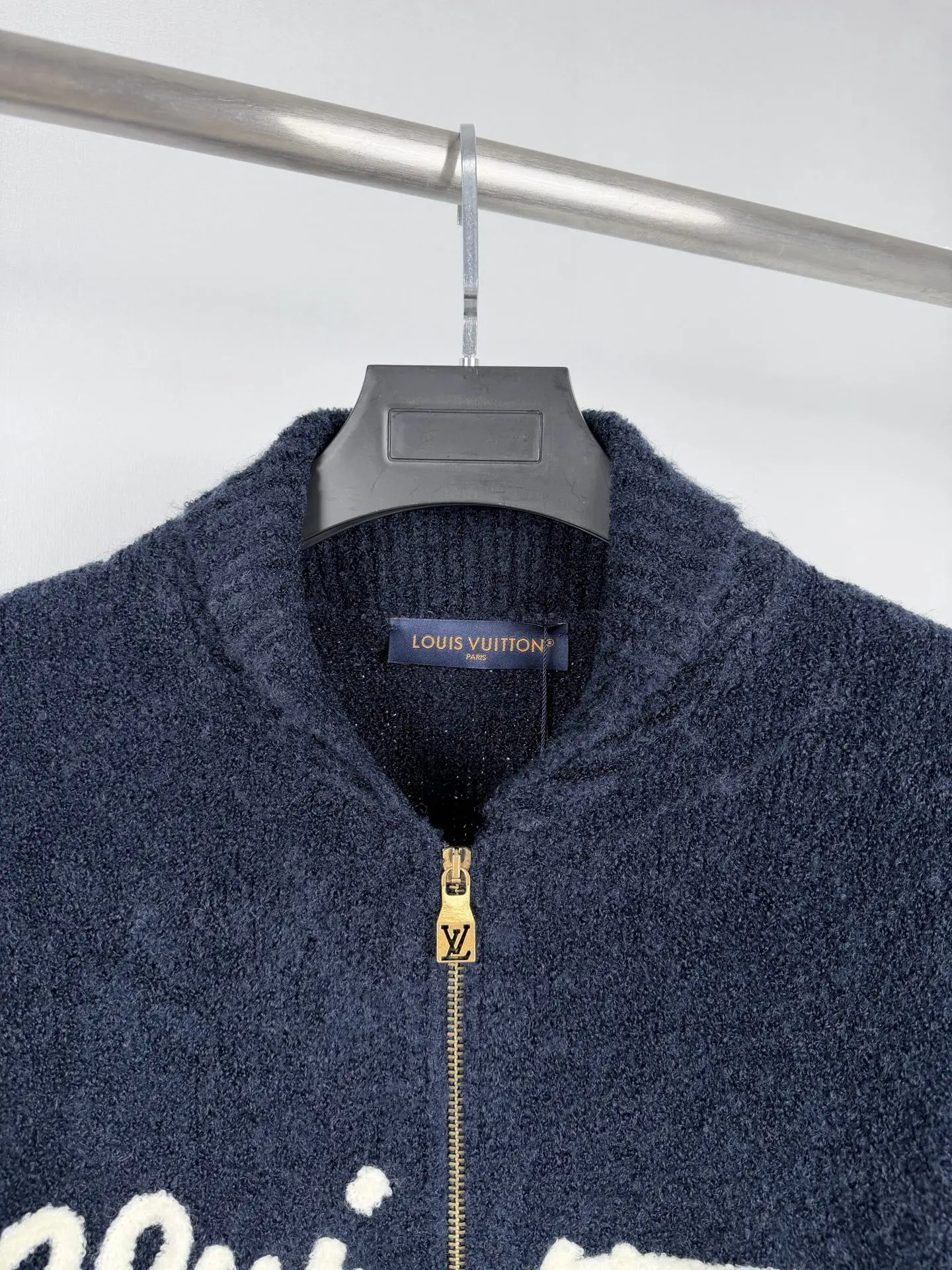Script Logo Bouclé Zip-Up Cardigan D33520036 — view 5