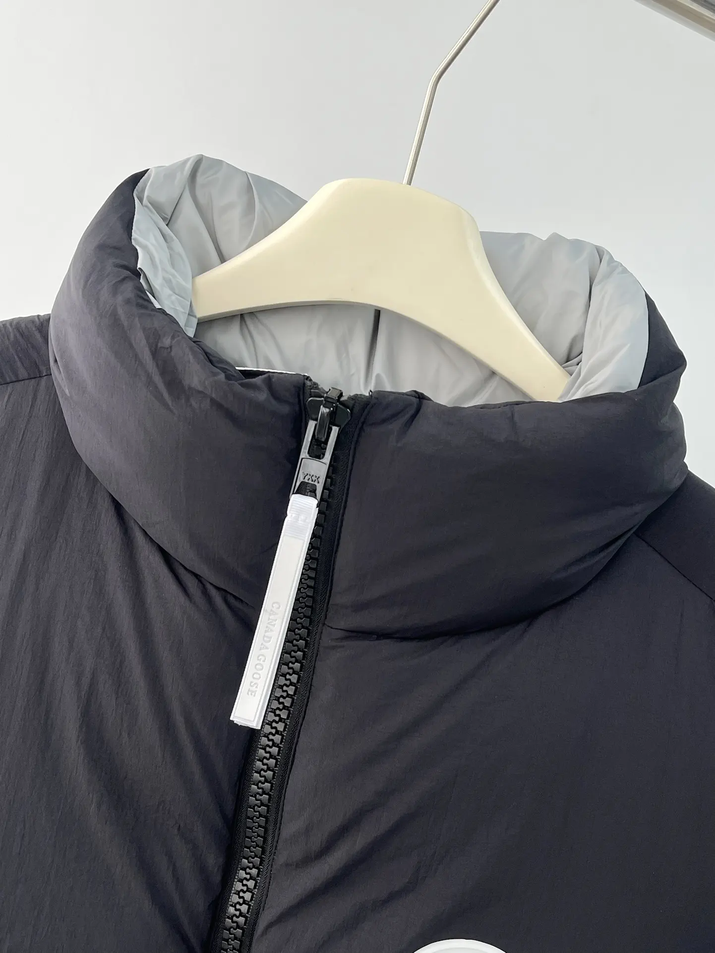 Everett Pastels Down-Filled Gilet D34022721 — view 2