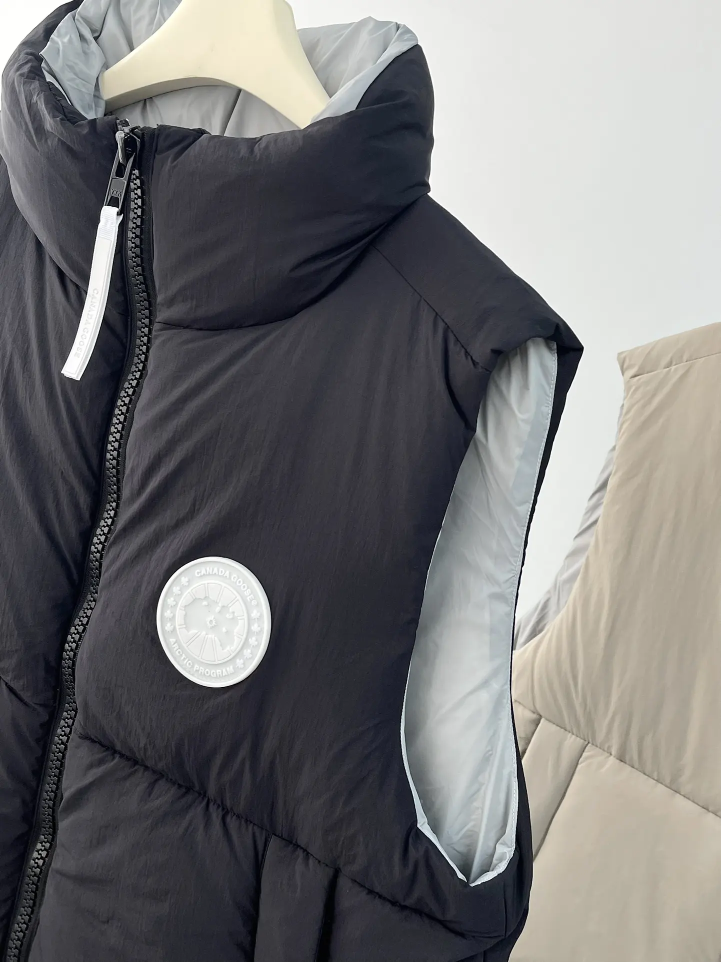 Everett Pastels Down-Filled Gilet D34022721 — view 4