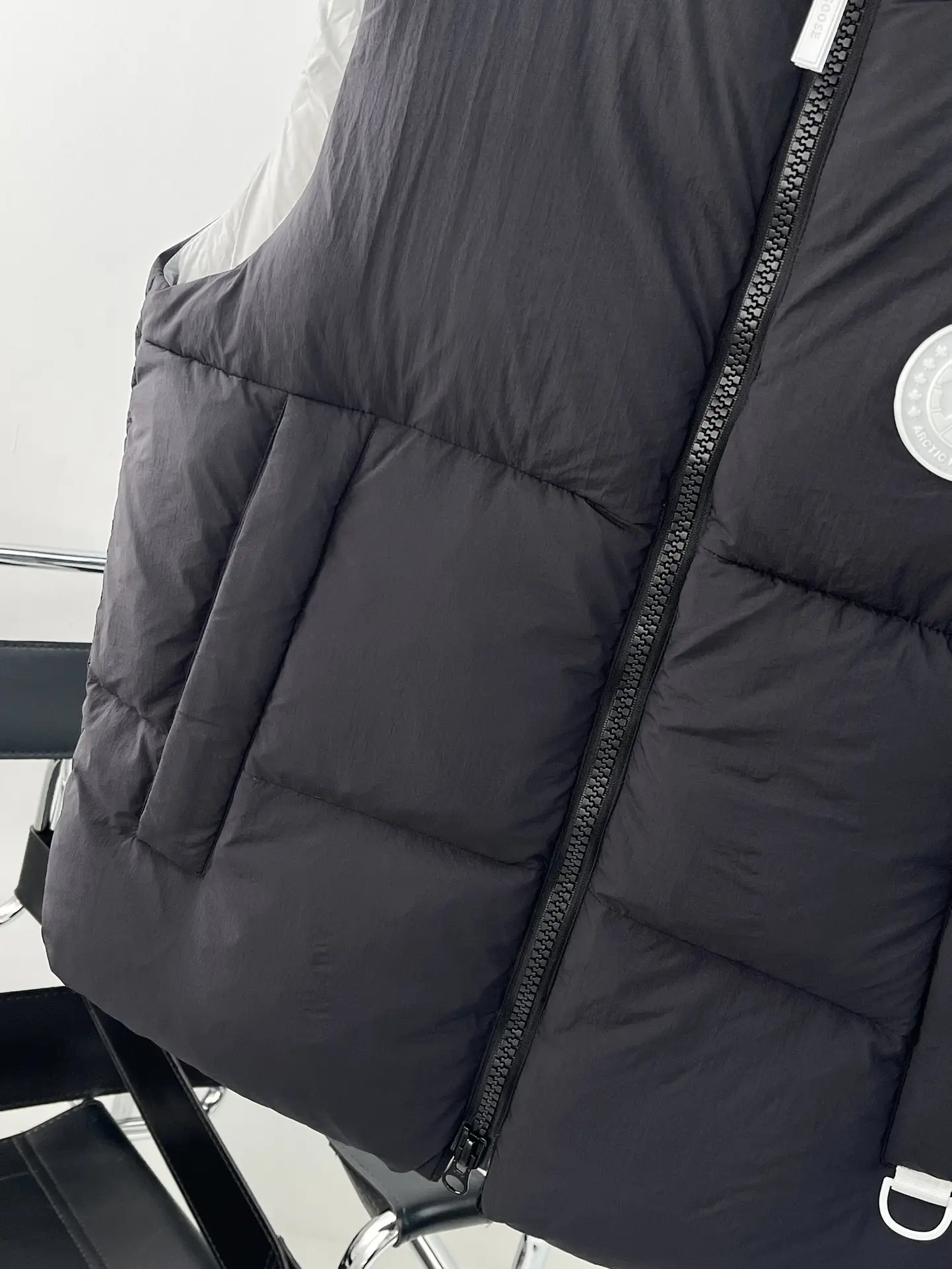 Everett Pastels Down-Filled Gilet D34022721 — view 5