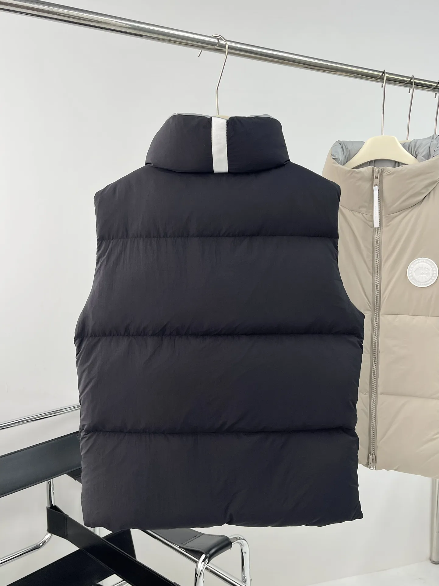 Everett Pastels Down-Filled Gilet D34022721 — view 6