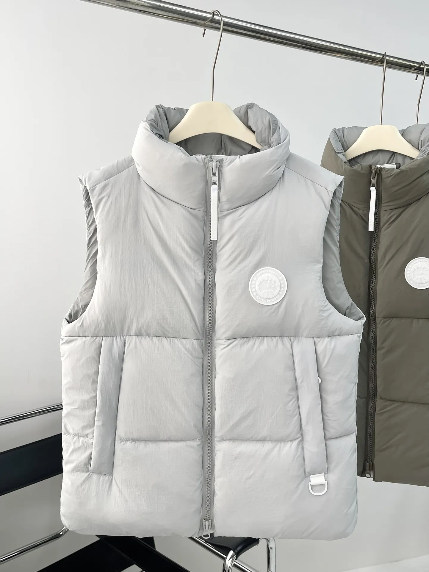 Everett Pastels Down-Filled Gilet D34022719