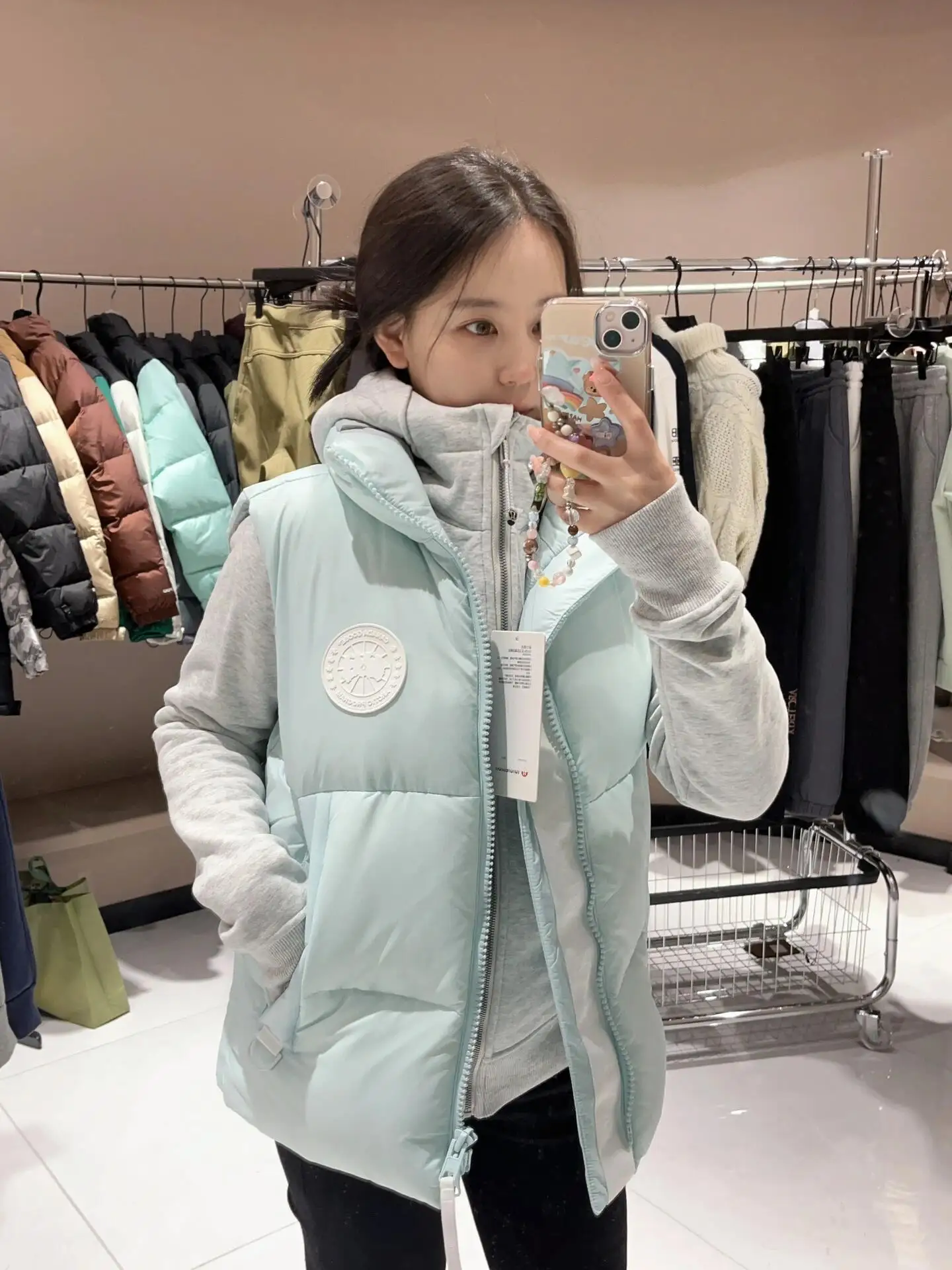 Everett Pastels Down-Filled Gilet D34022709 — view 9
