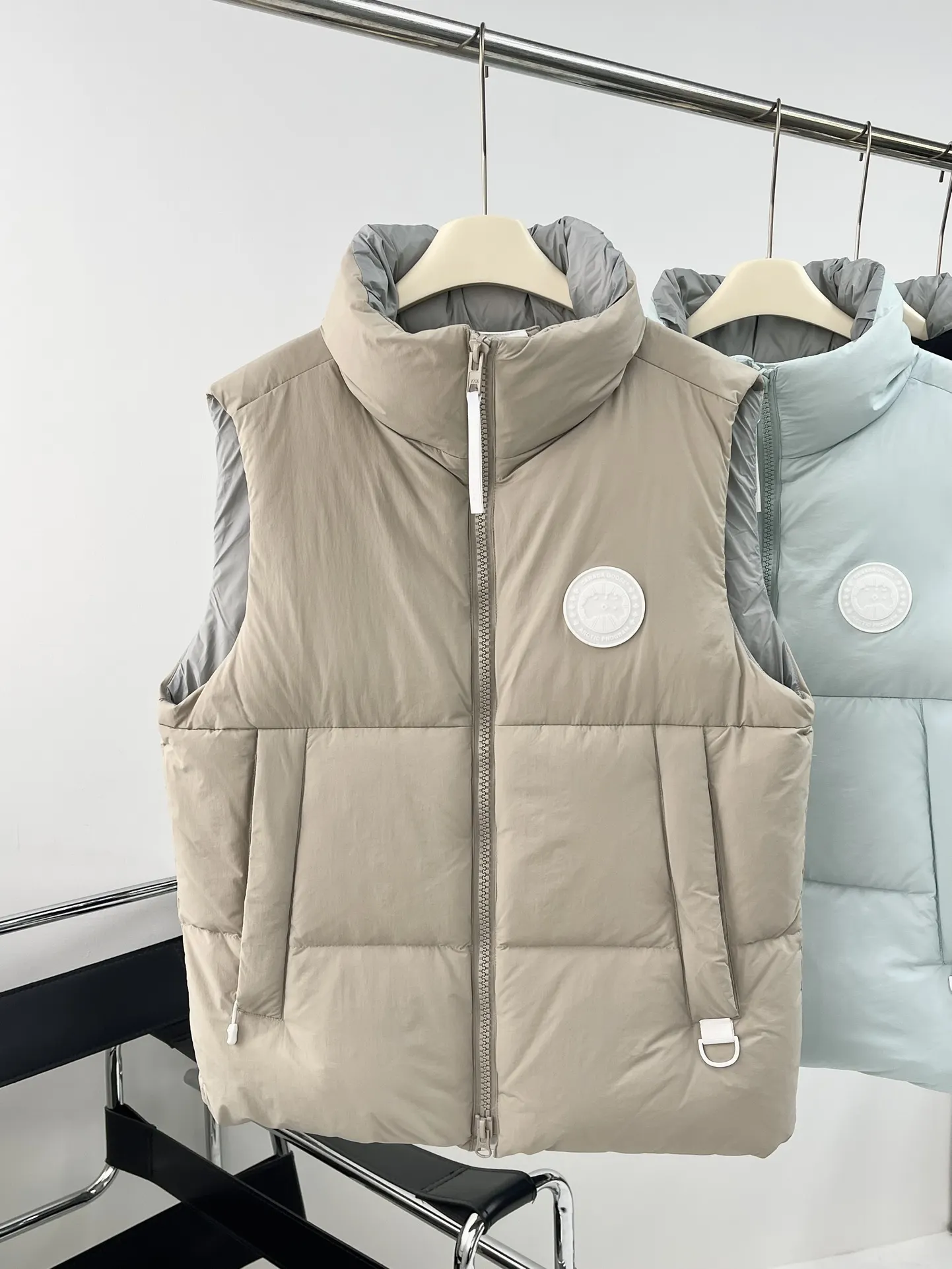 Everett Pastels Down-Filled Gilet D34022717