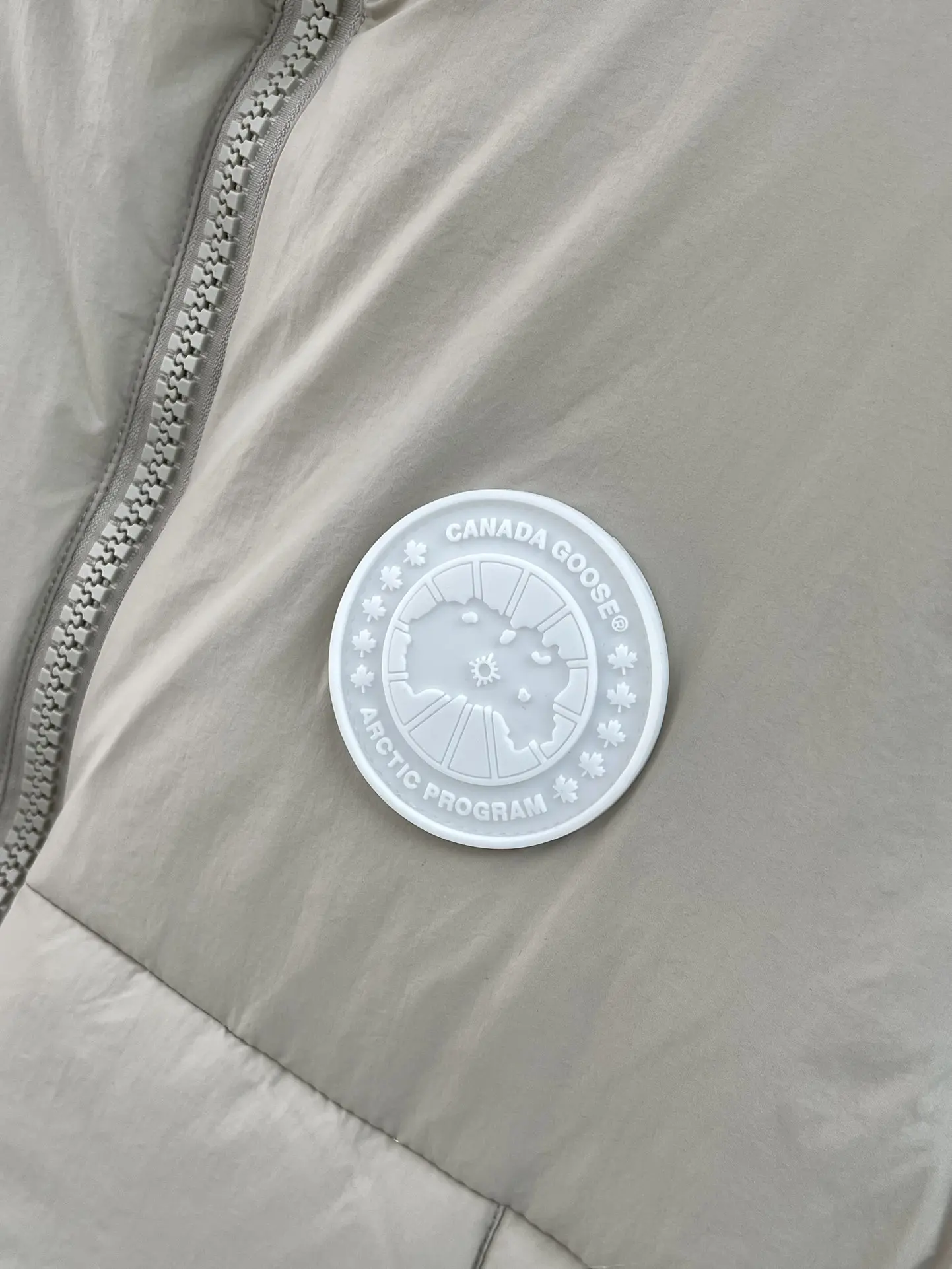 Everett Pastels Down-Filled Gilet D34022717 — view 4