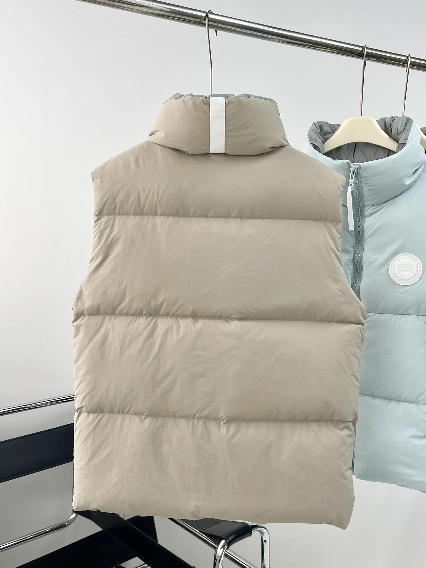 Everett Pastels Down-Filled Gilet D34022717 — view 6