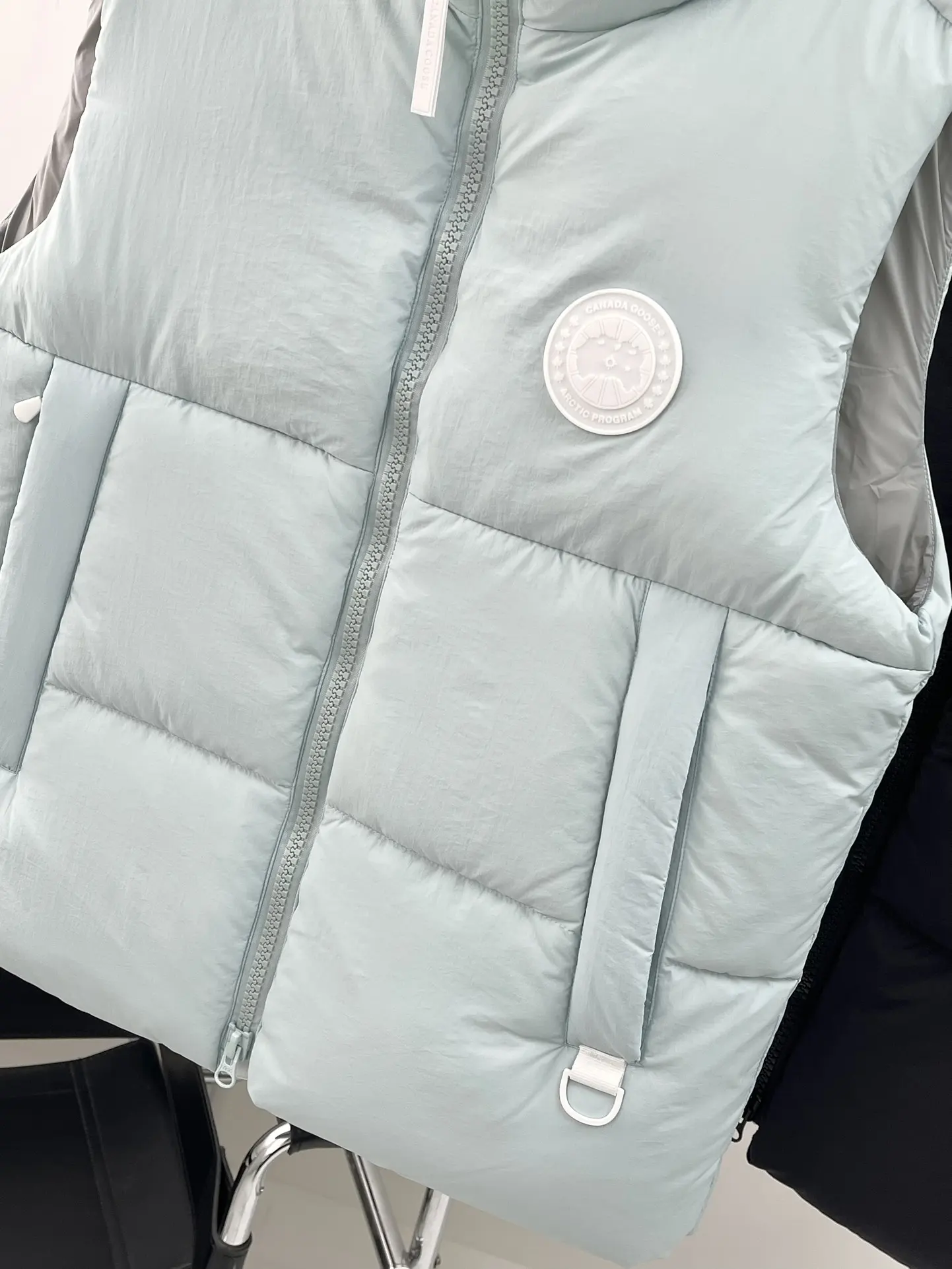 Everett Pastels Down-Filled Gilet D34022710 — view 6