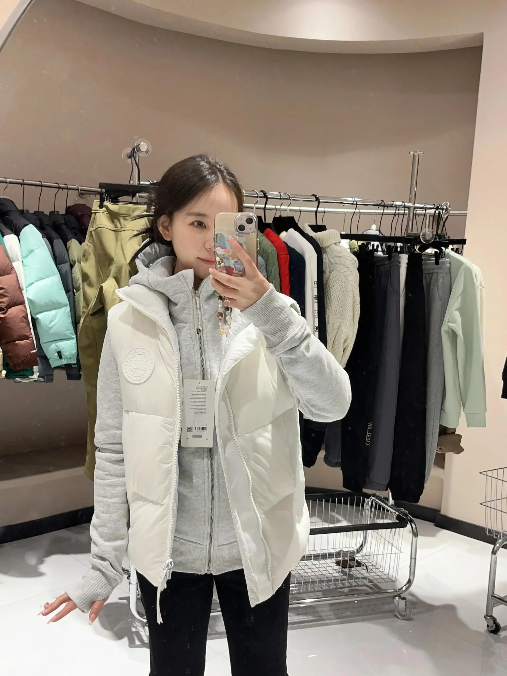 Everett Pastels Down-Filled Gilet D34022714 — view 8