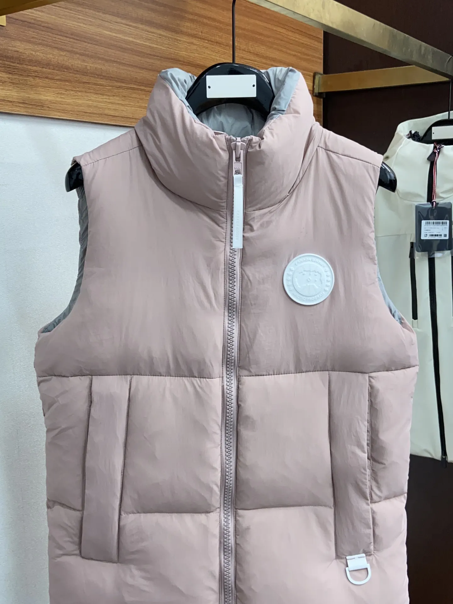 Everett Pastels Down-Filled Gilet D34022713 — view 2