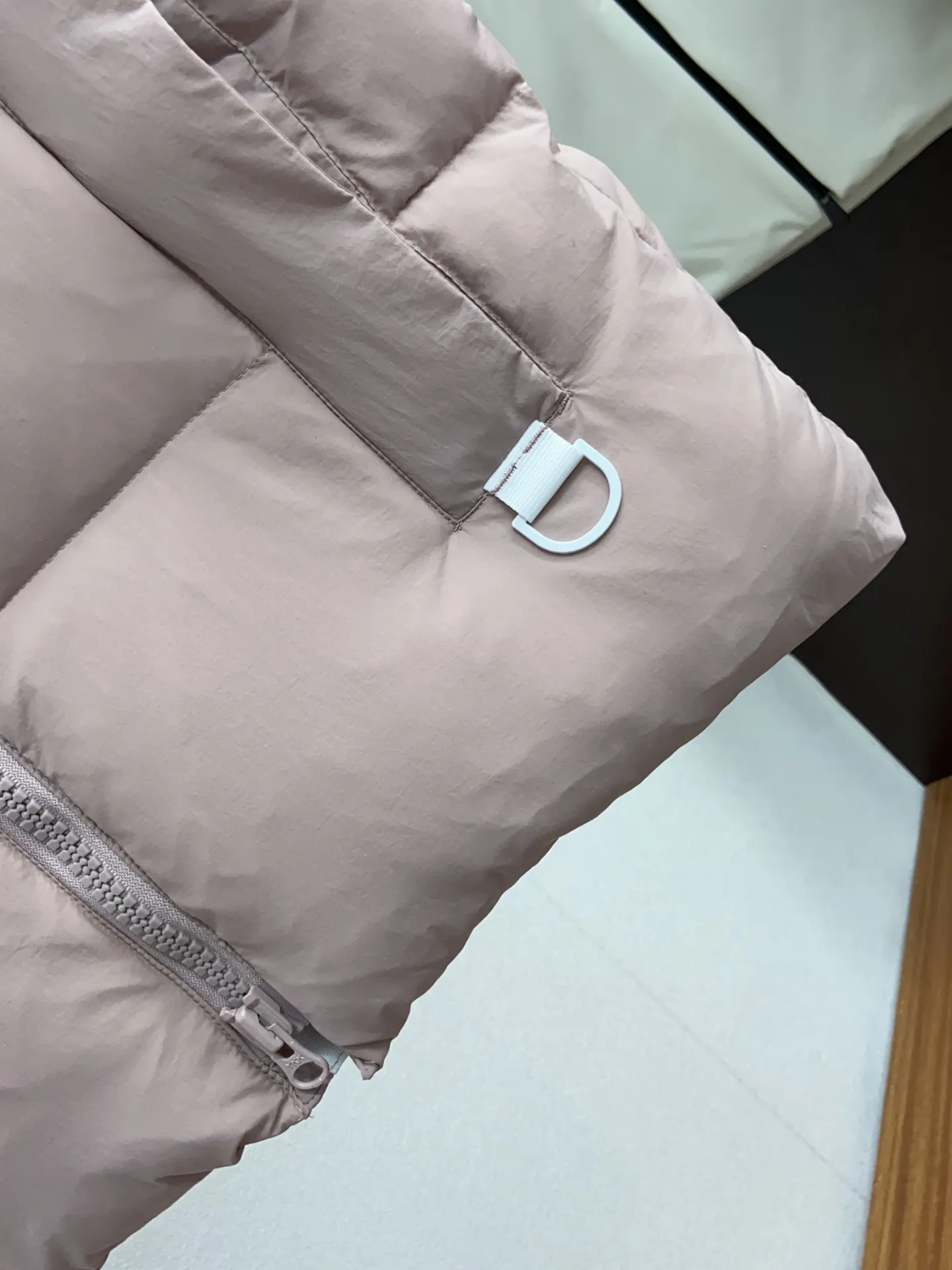Everett Pastels Down-Filled Gilet D34022713 — view 5