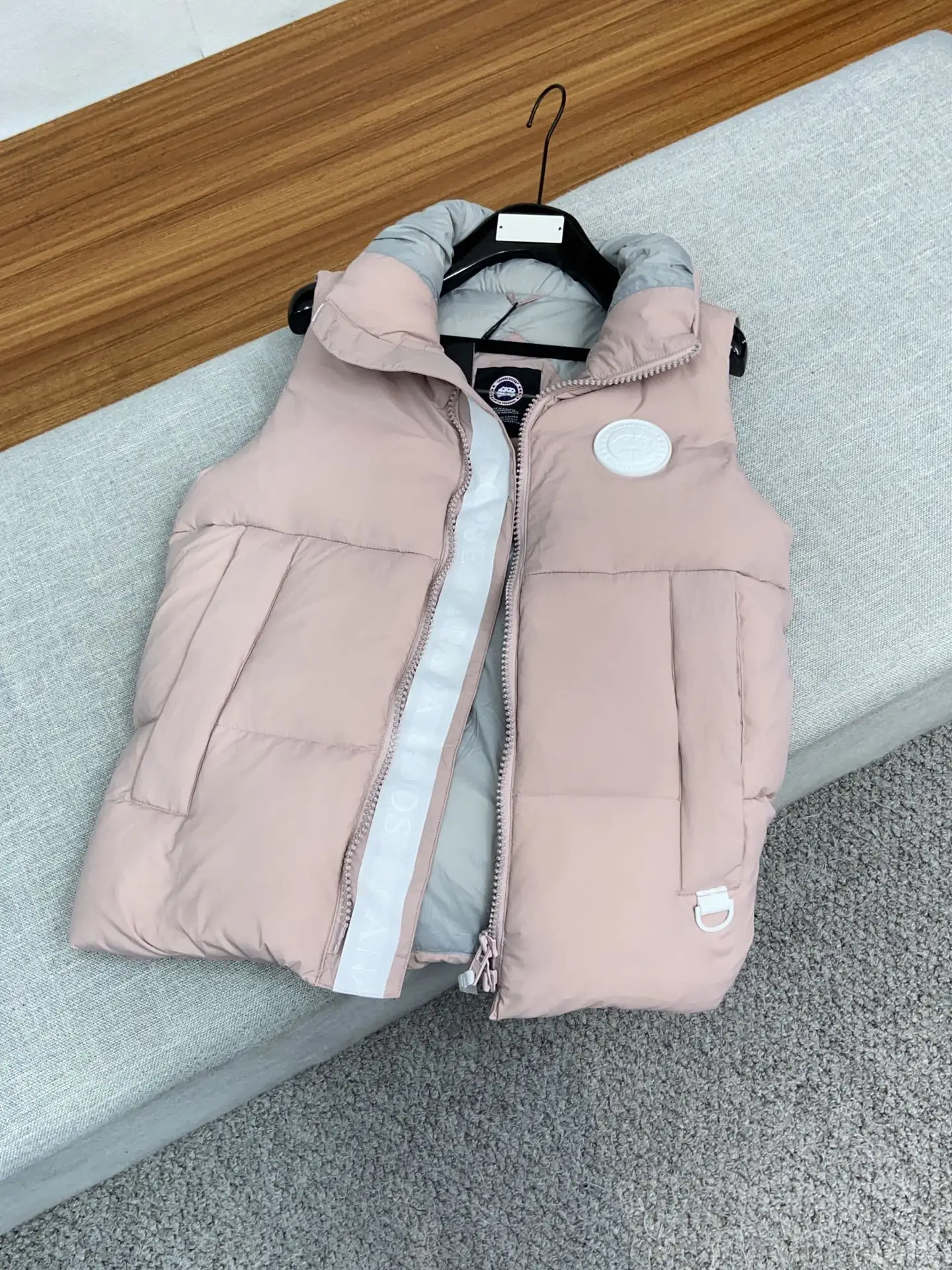 Everett Pastels Down-Filled Gilet D34022713 — view 6