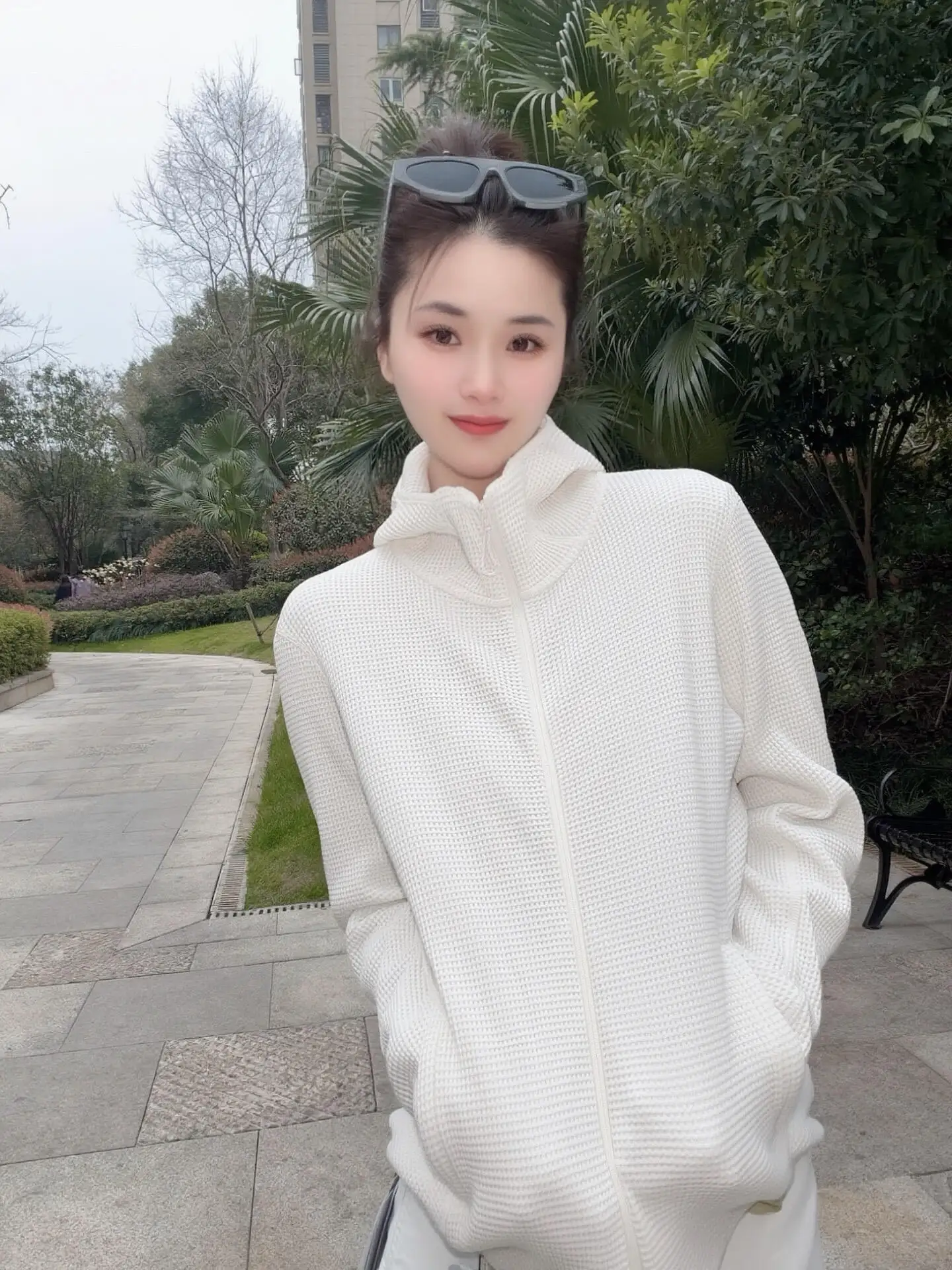 Olera Waffle-Knit Full-Zip Hoodie D34022669 — view 5