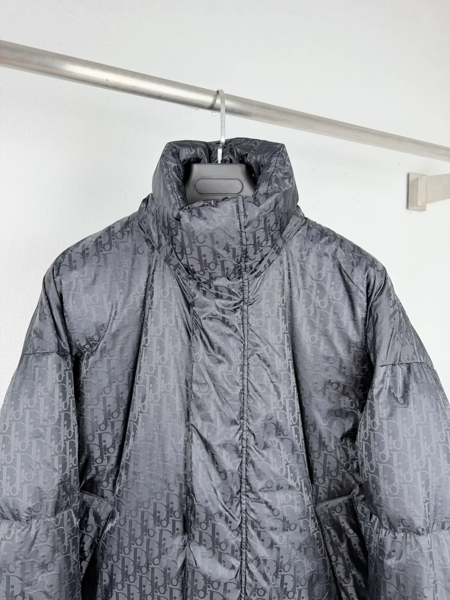 Oblique Jacquard Hooded Down Puffer Jacket D34019989 — view 2