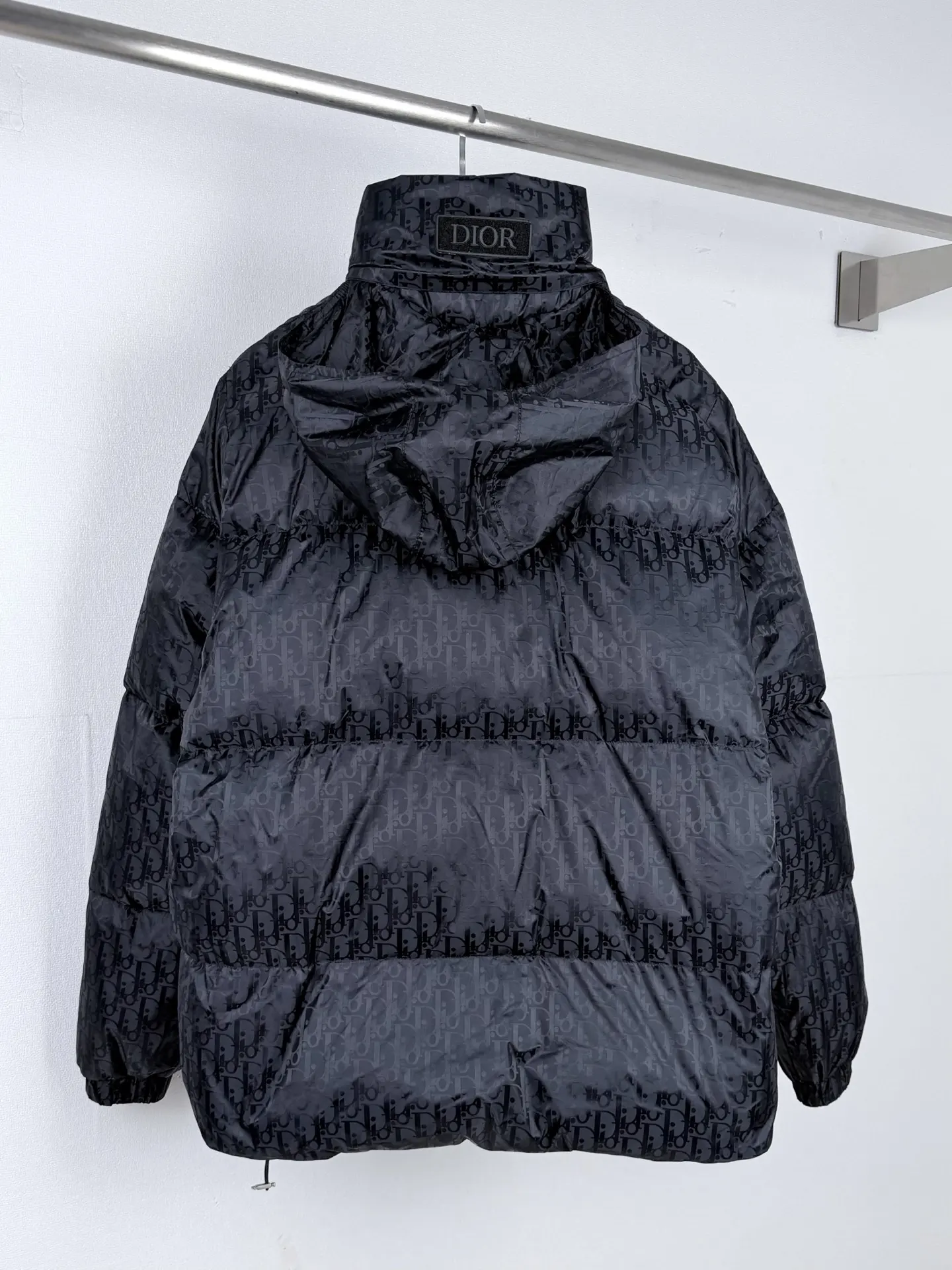 Oblique Jacquard Hooded Down Puffer Jacket D34019989 — view 3