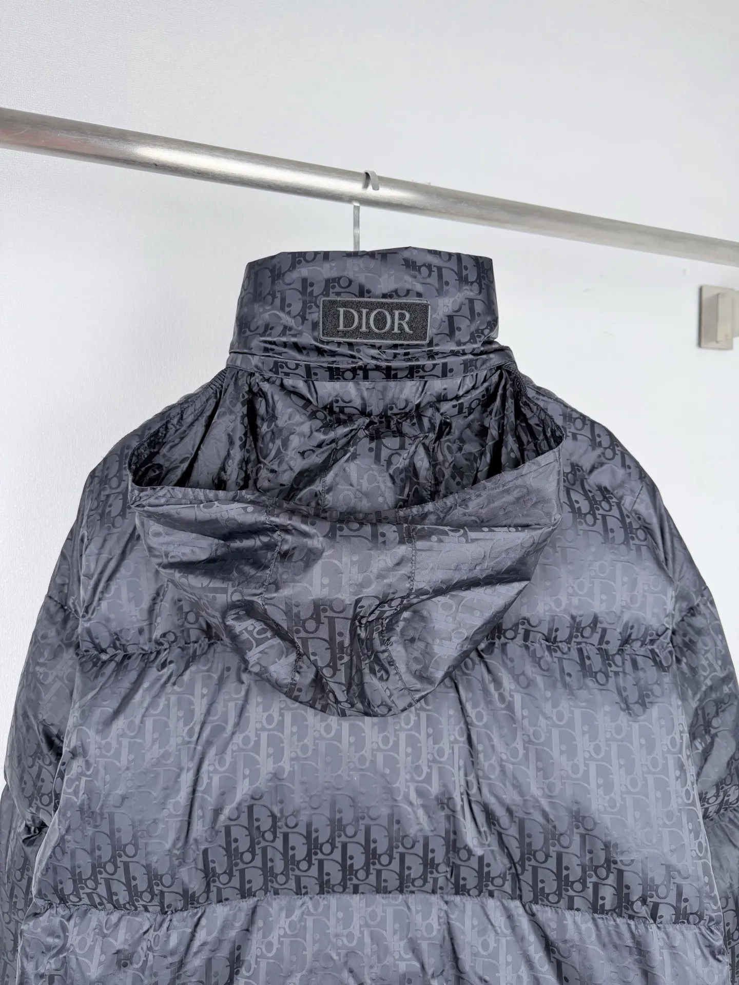 Oblique Jacquard Hooded Down Puffer Jacket D34019989 — view 4