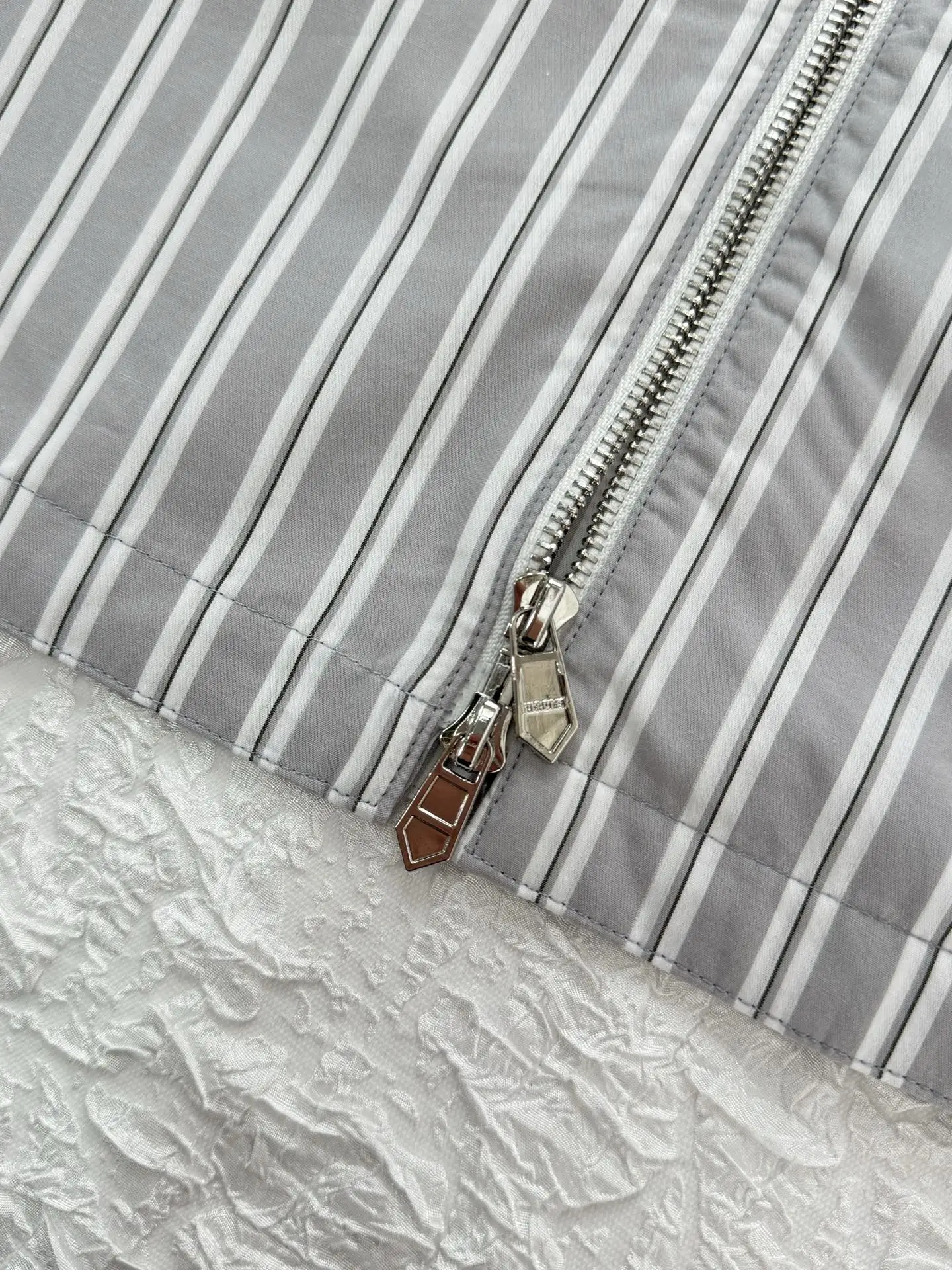 Striped Sketch Print Stand-Collar Jacket D34019934 — view 5