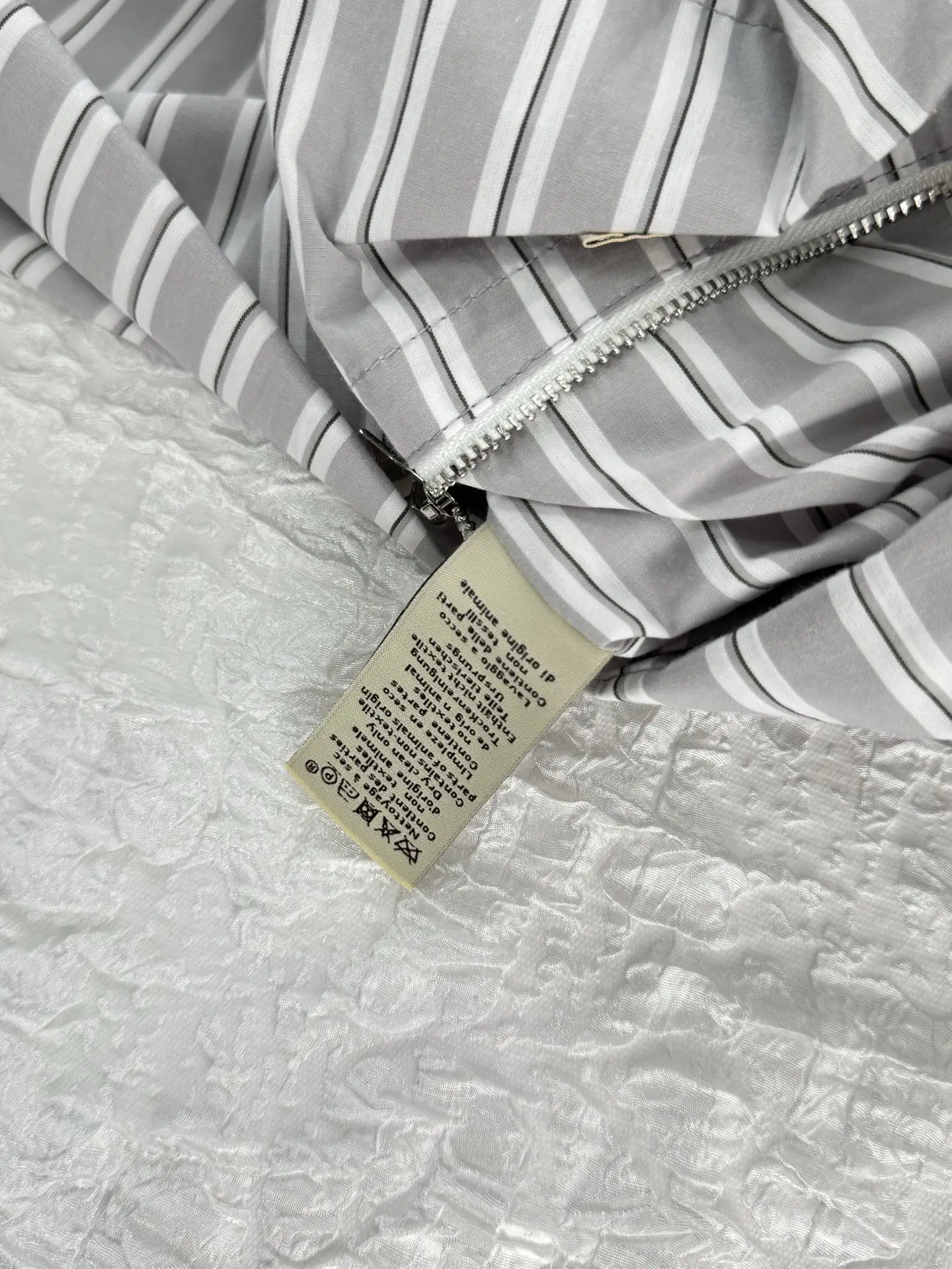 Striped Sketch Print Stand-Collar Jacket D34019934 — view 7