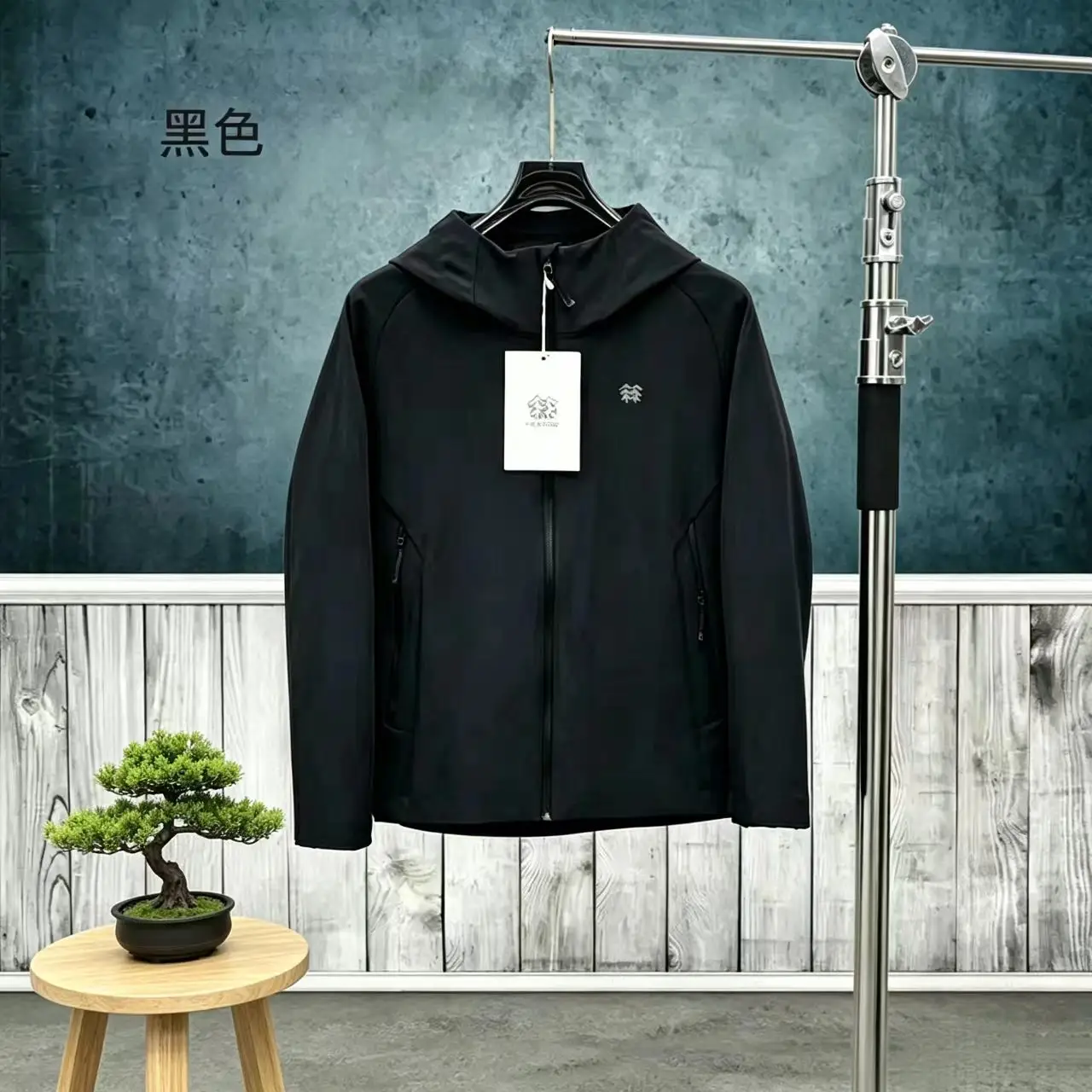 KOLON SPORT Hooded Softshell Performance Jacket D34021374