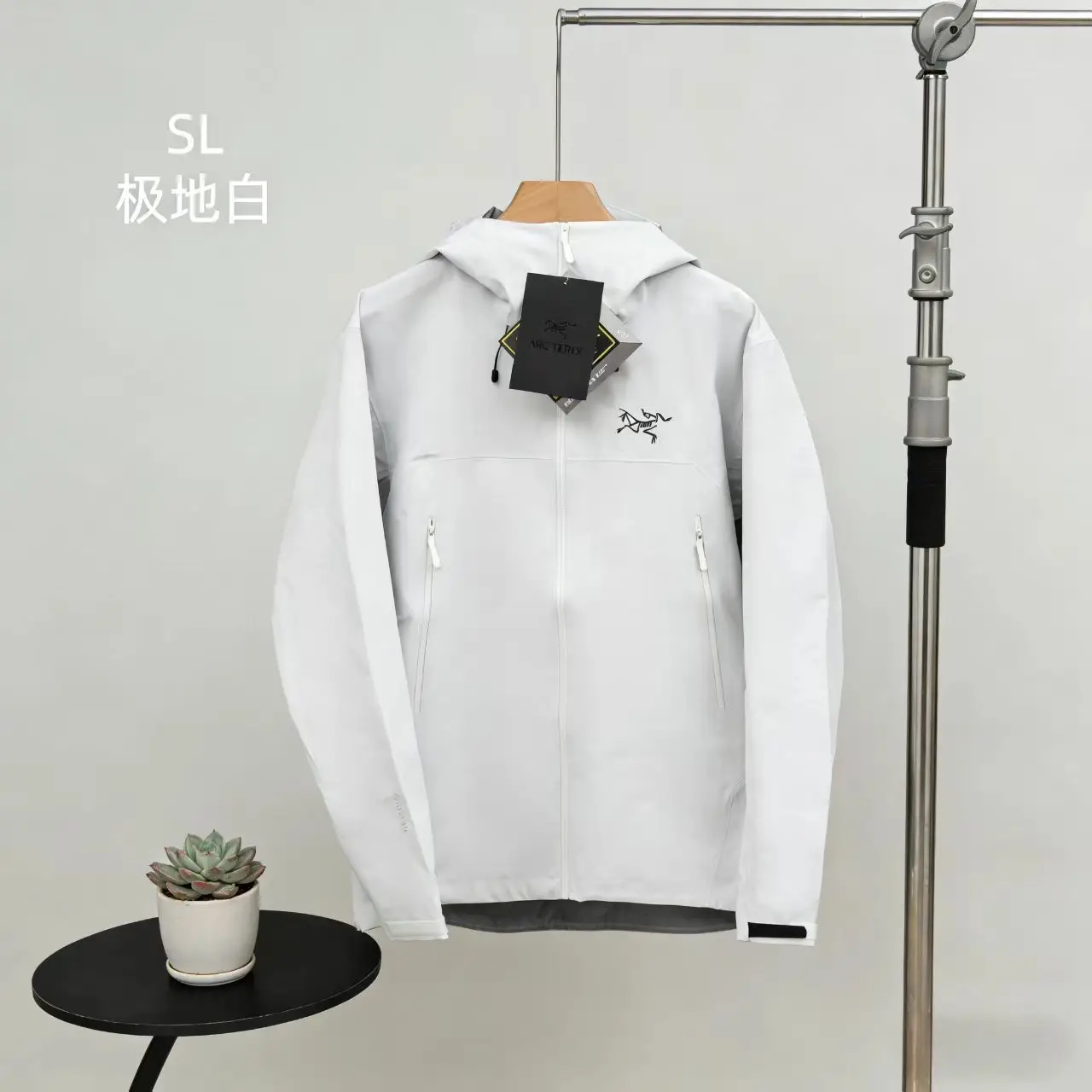 Beta SL GORE-TEX Shell Jacket D34021395 — view 2