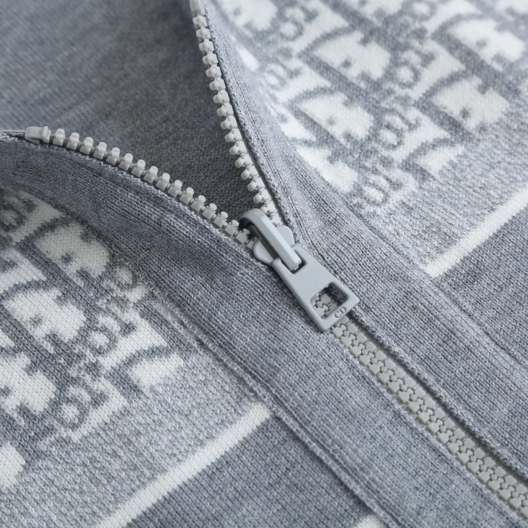 Oblique Reversible Zip-Up Hooded Cardigan D35021915 — view 5