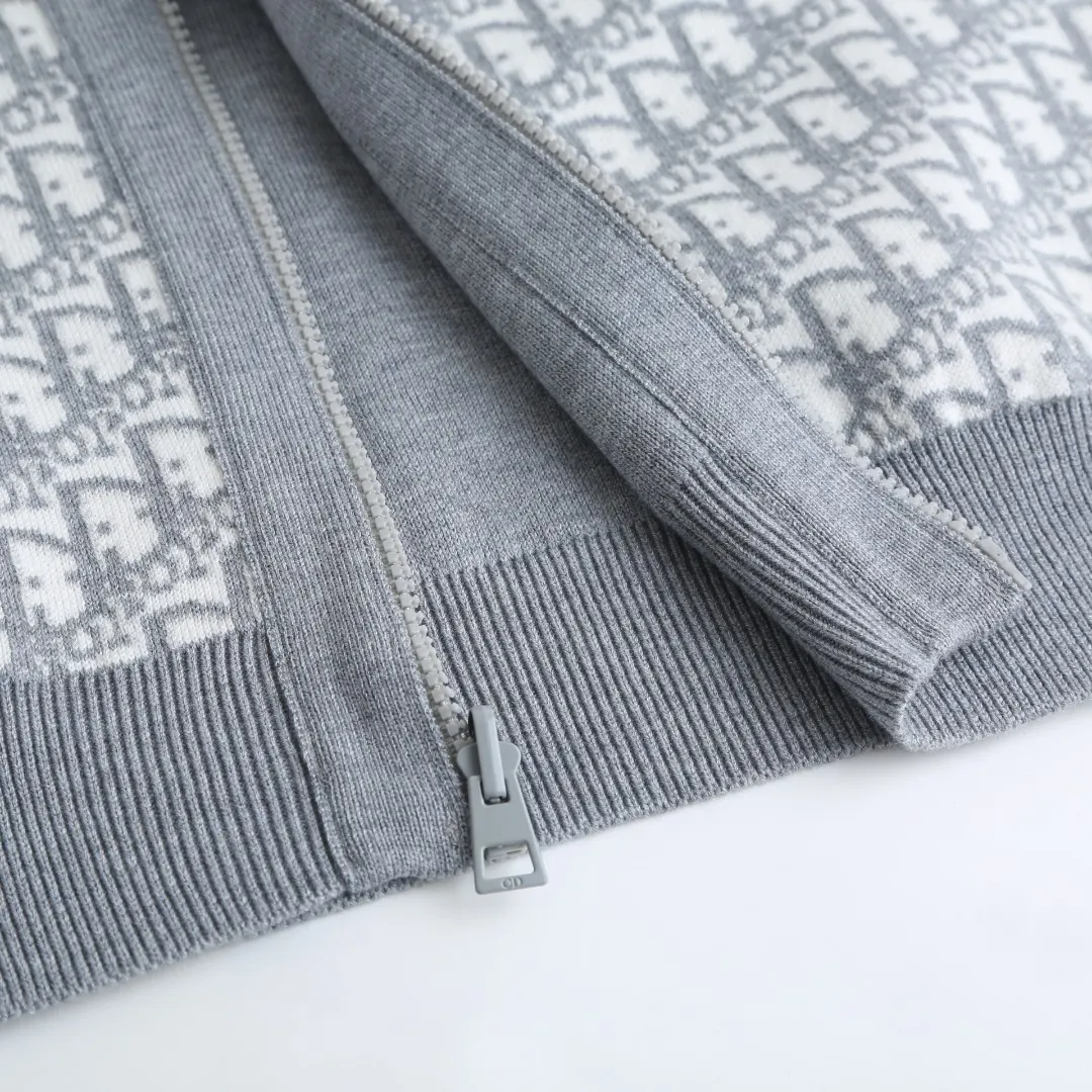 Oblique Reversible Zip-Up Hooded Cardigan D35021915 — view 7