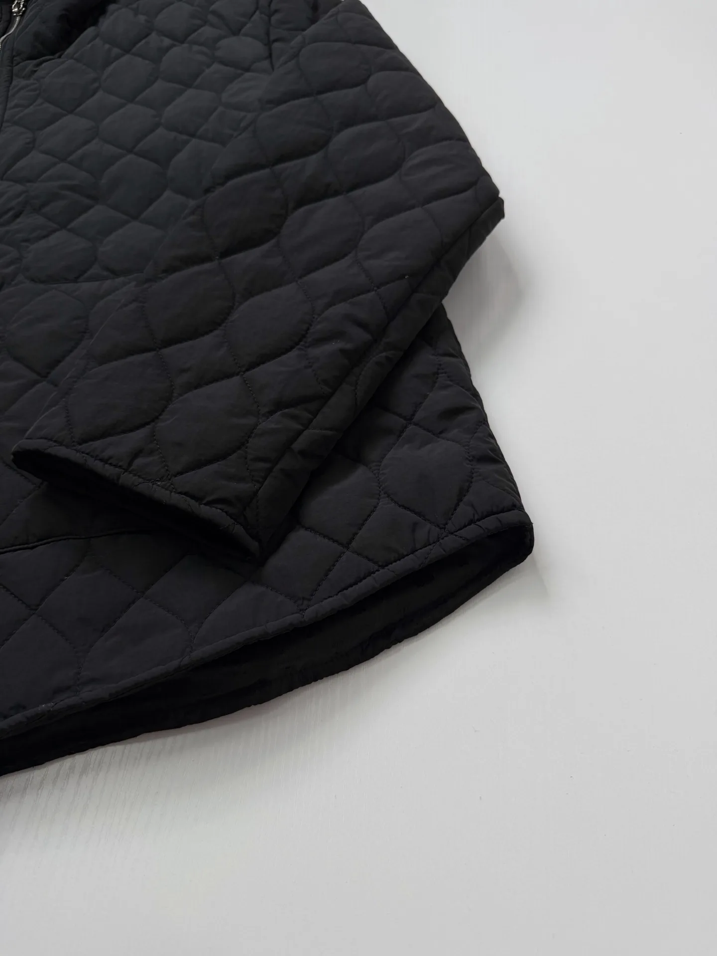 Quilted Hooded Puffer Jacket D35523454 — view 5