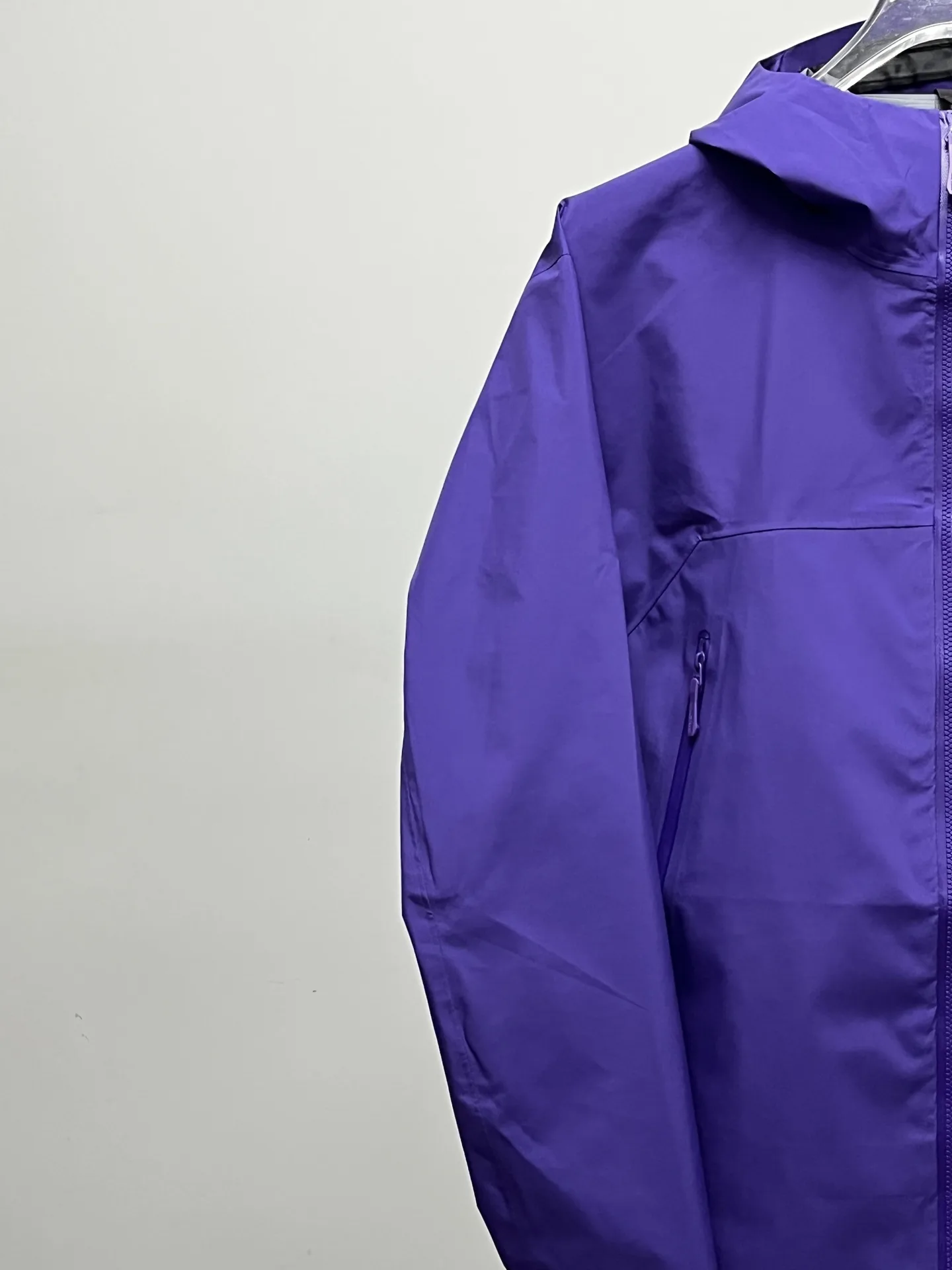Beta GORE-TEX Hooded Shell Jacket D36022645 — view 4