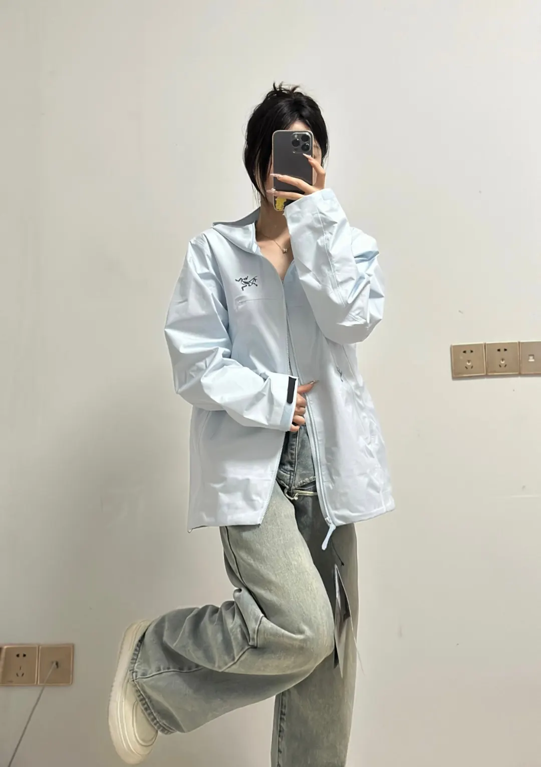 Beta GORE-TEX Hooded Shell Jacket D36022636 — view 5