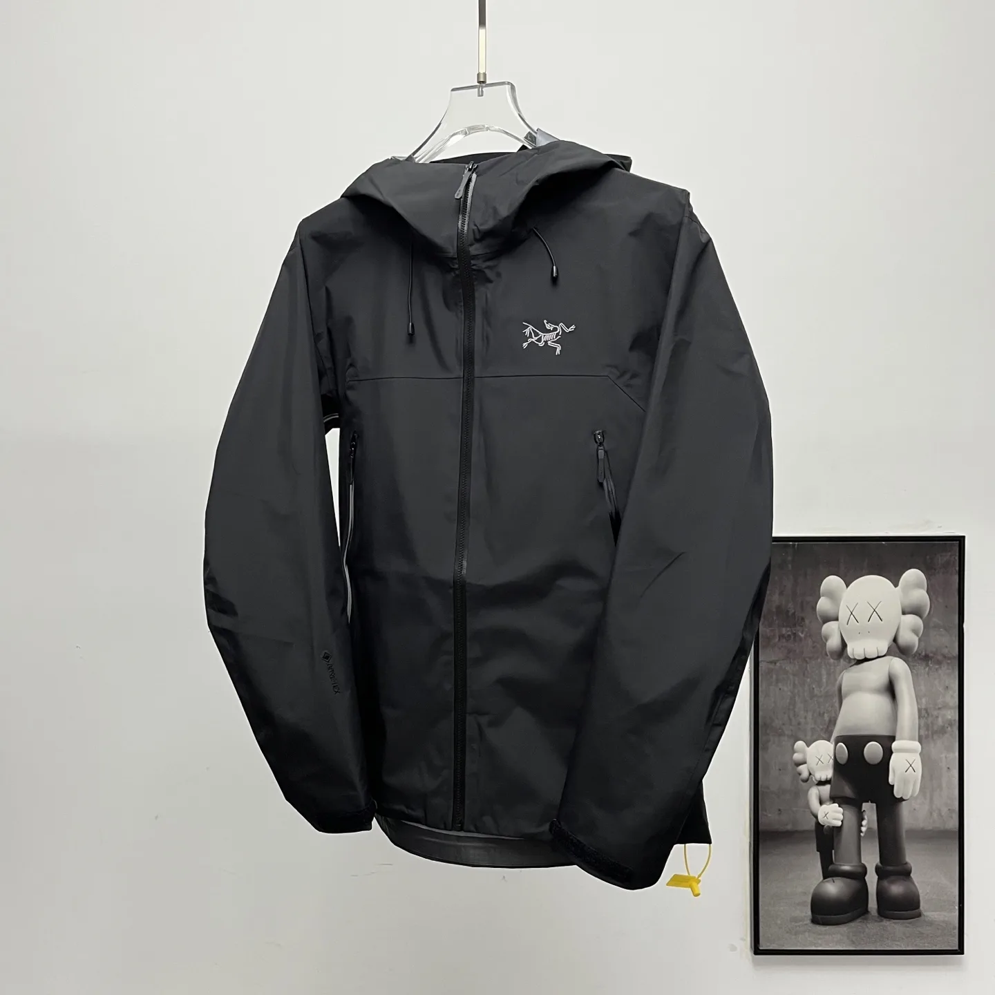 Beta GORE-TEX Lightweight Shell Jacket D36022633 — view 2