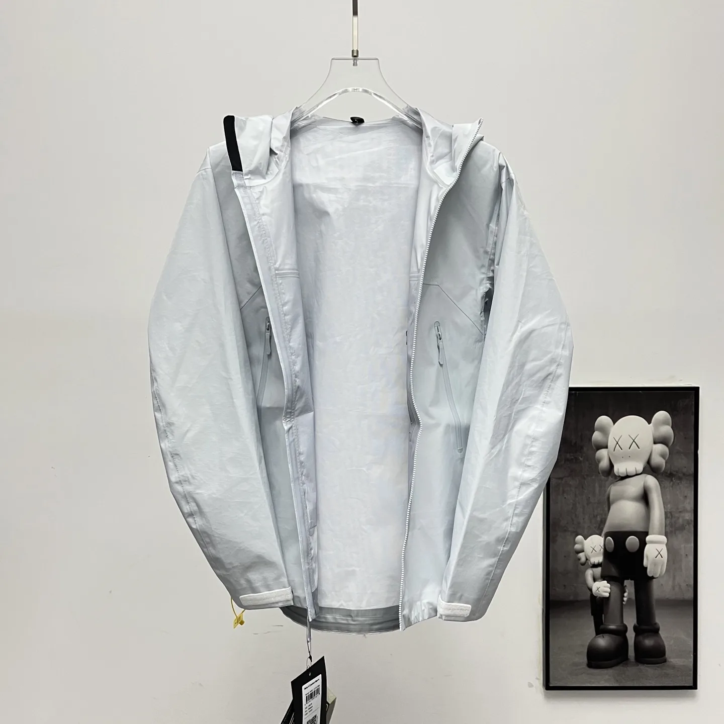 Beta GORE-TEX Hooded Shell Jacket D36022637 — view 6