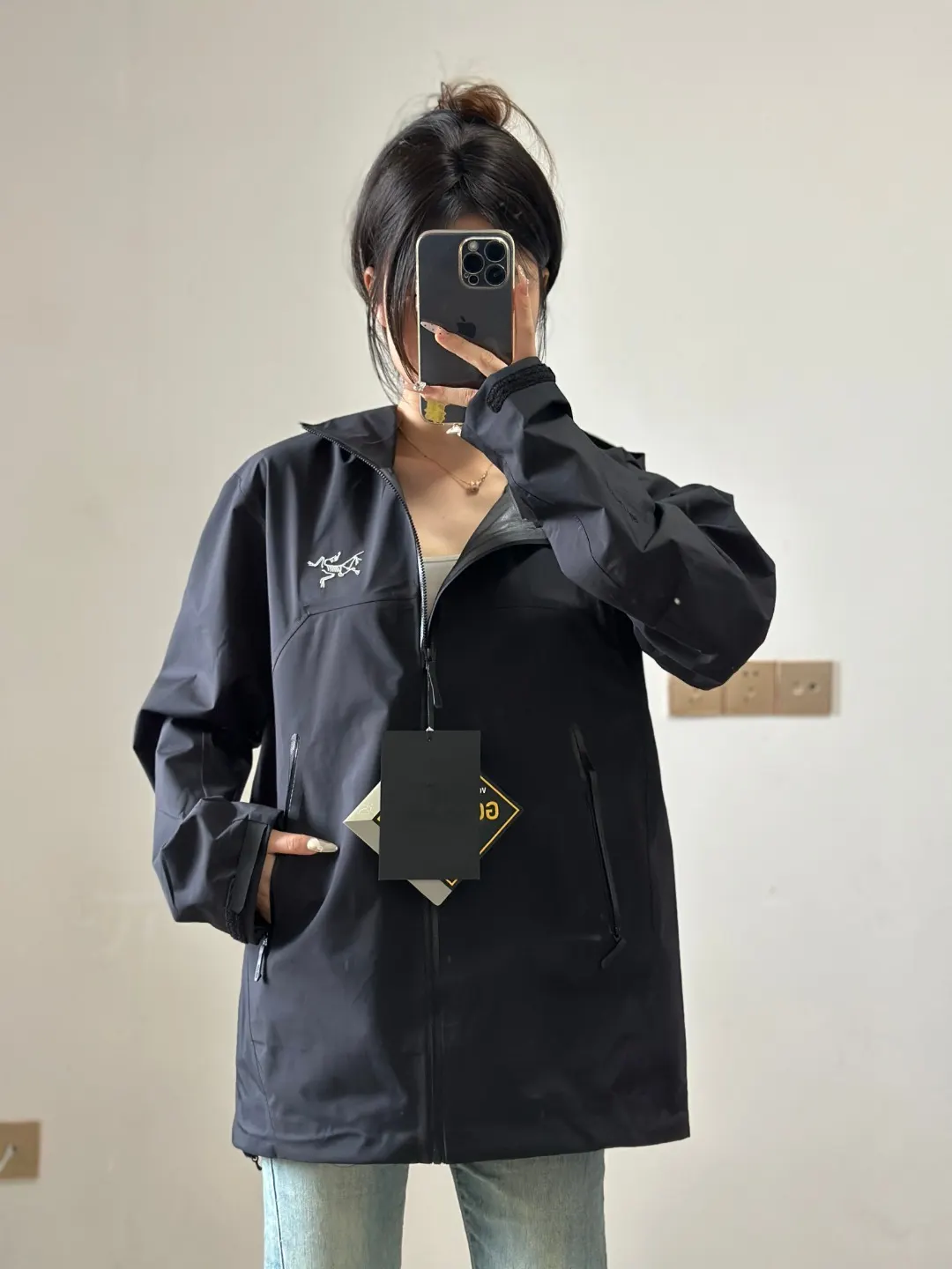 Beta GORE-TEX Hooded Shell Jacket D36022632 — view 2