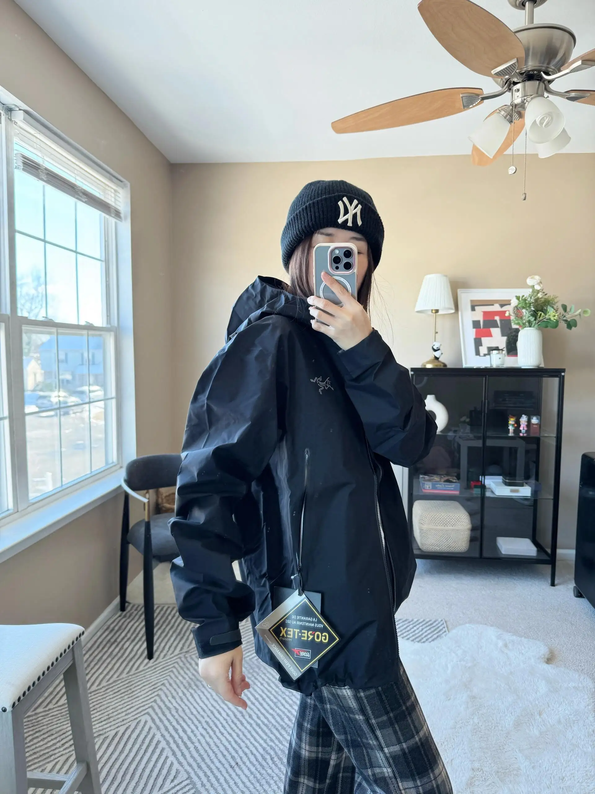 Beta GORE-TEX Hooded Shell Jacket D36022632 — view 7