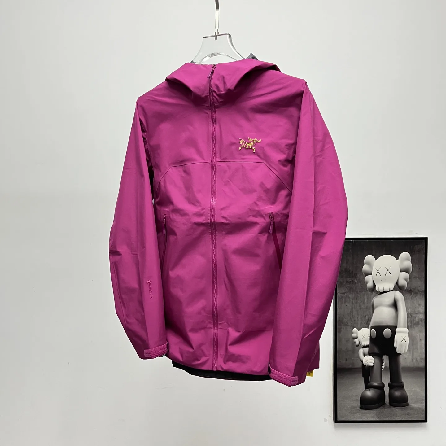 Beta GORE-TEX Lightweight Hooded Shell Jacket D36022643 — view 2