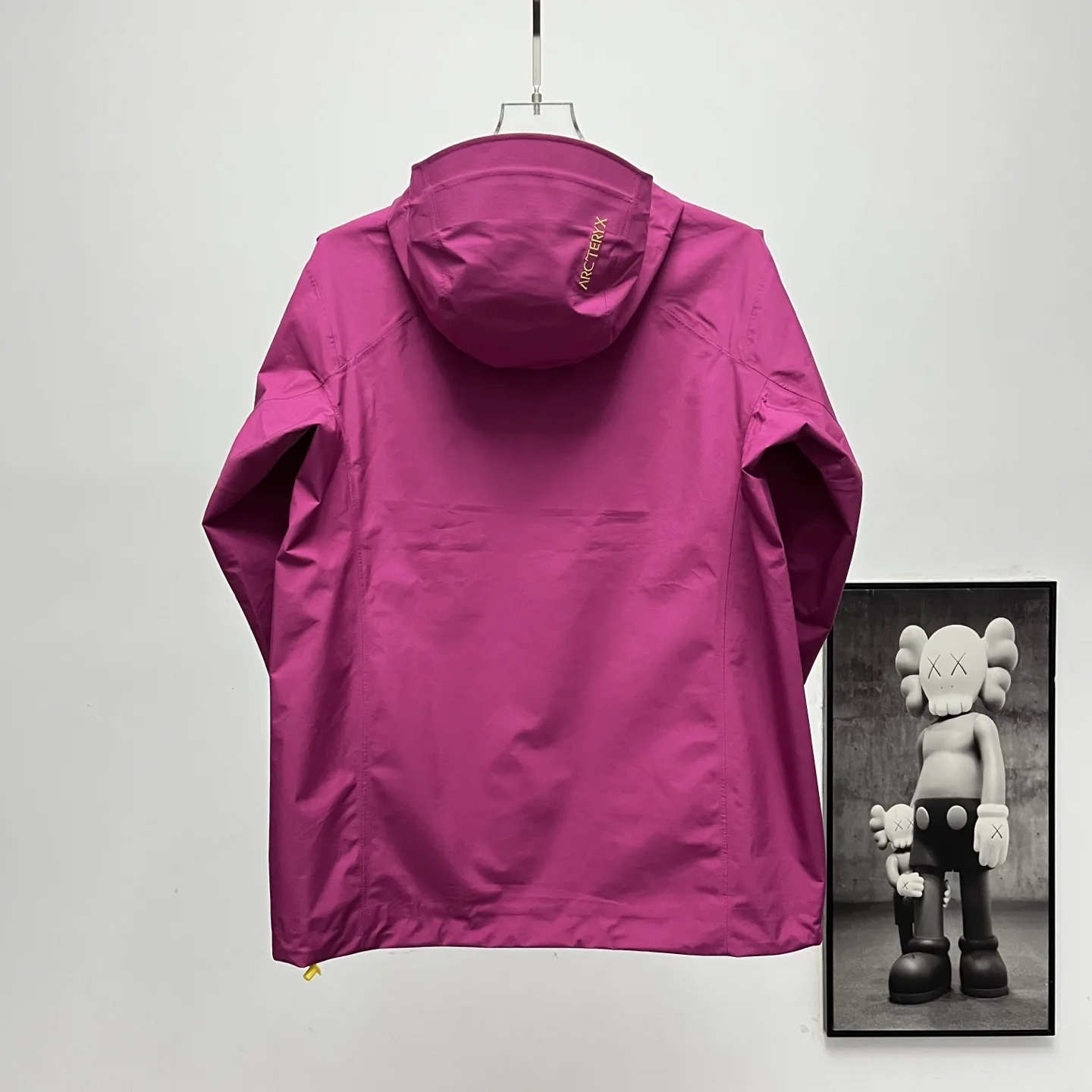 Beta GORE-TEX Lightweight Hooded Shell Jacket D36022643 — view 3