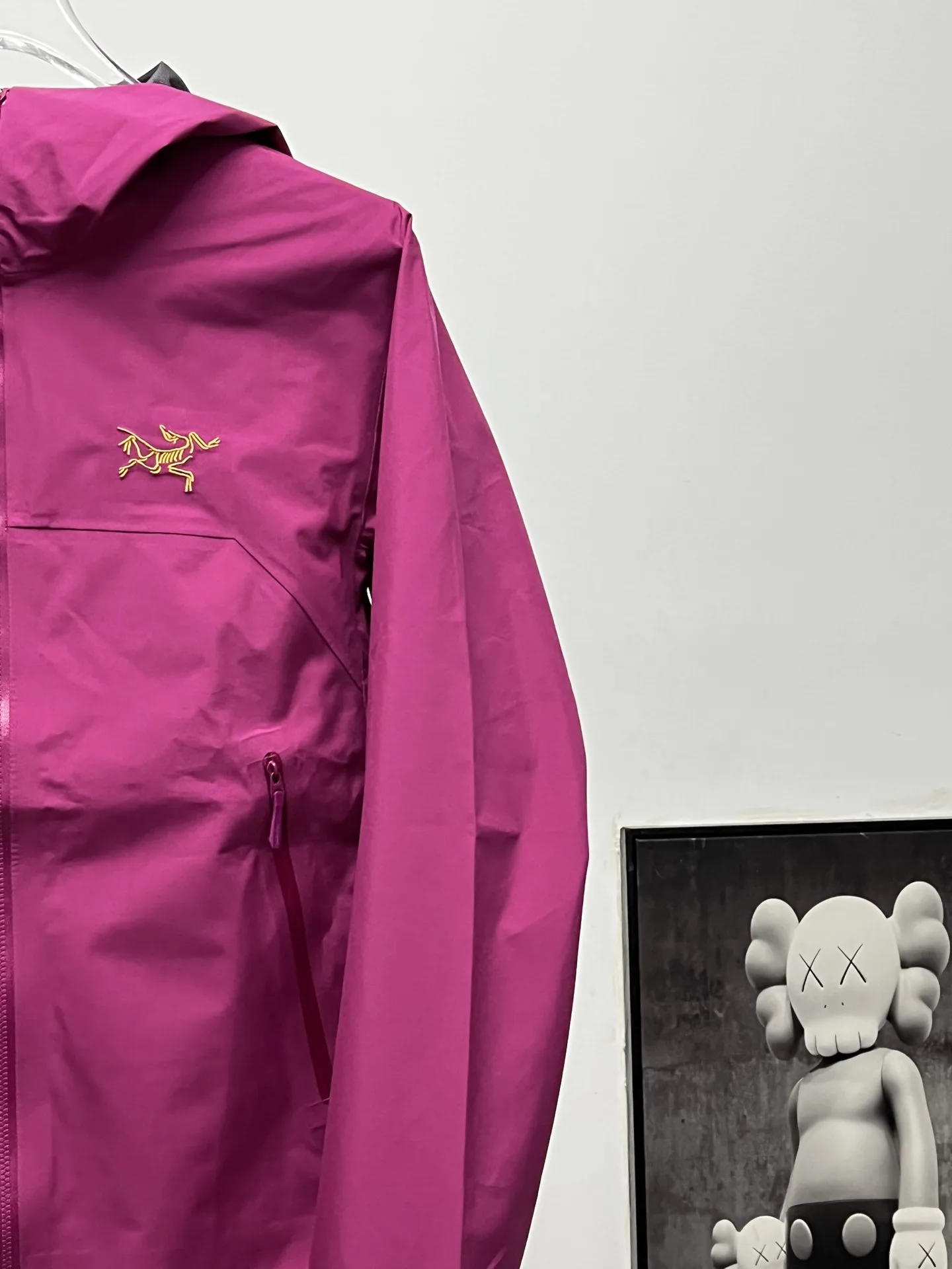 Beta GORE-TEX Lightweight Hooded Shell Jacket D36022643 — view 5