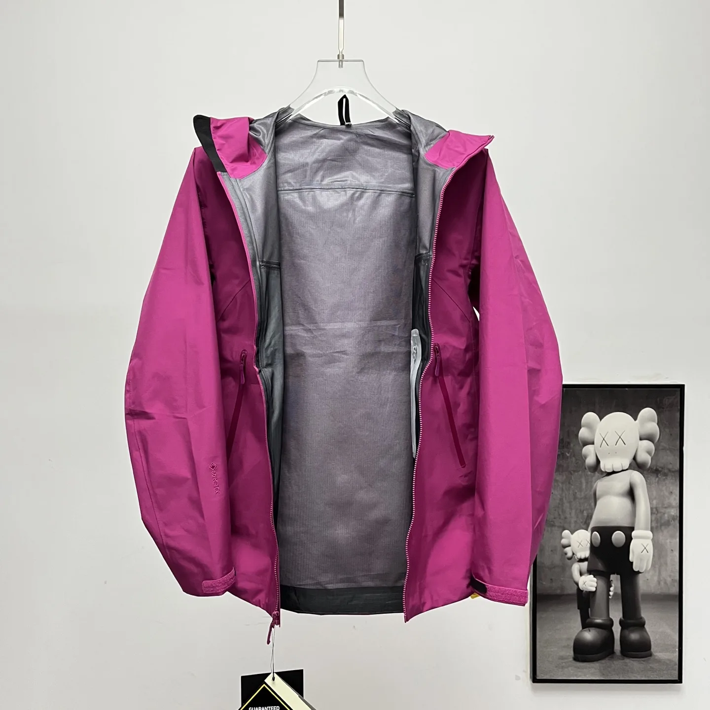 Beta GORE-TEX Lightweight Hooded Shell Jacket D36022643 — view 6