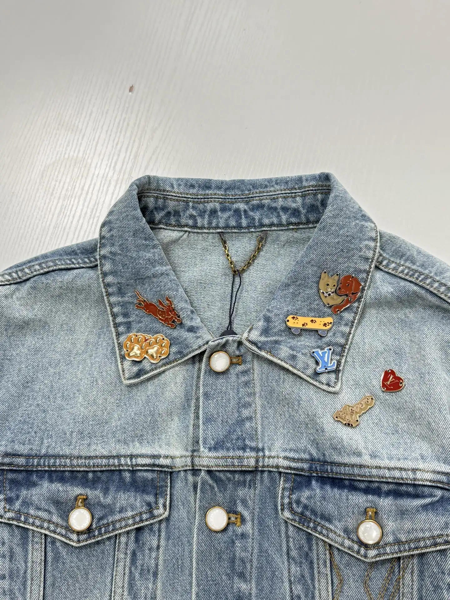Embellished Badge Denim Trucker Jacket D37019927 — view 4
