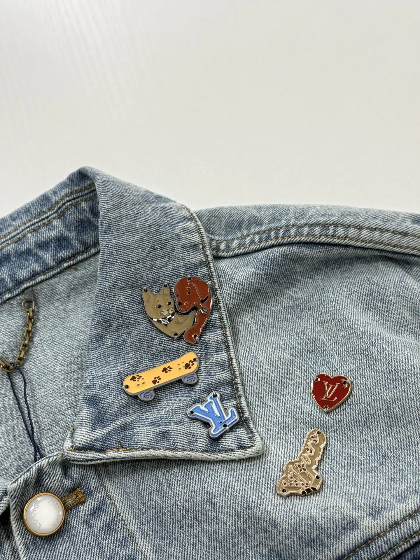 Embellished Badge Denim Trucker Jacket D37019927 — view 5