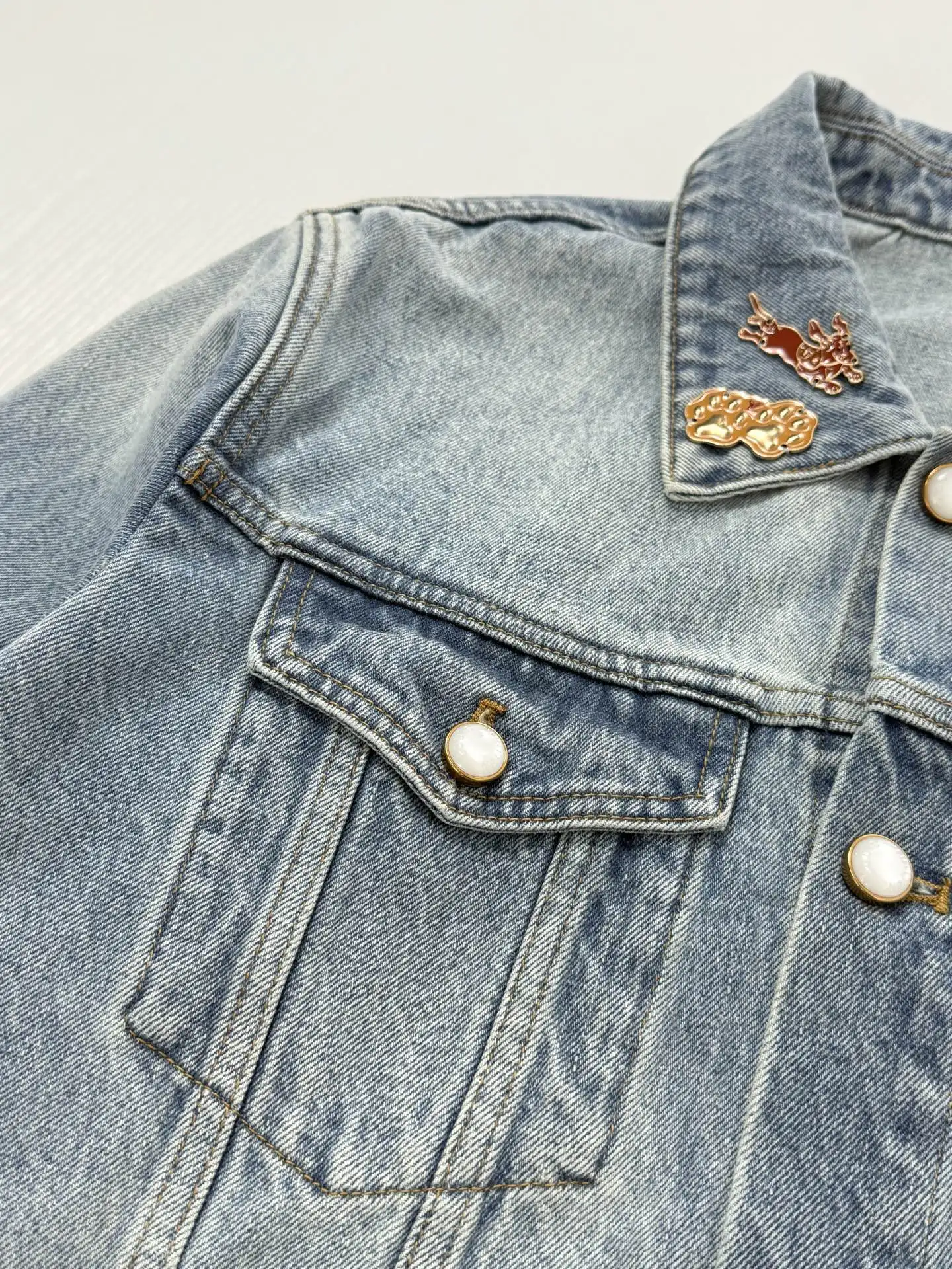 Embellished Badge Denim Trucker Jacket D37019927 — view 7